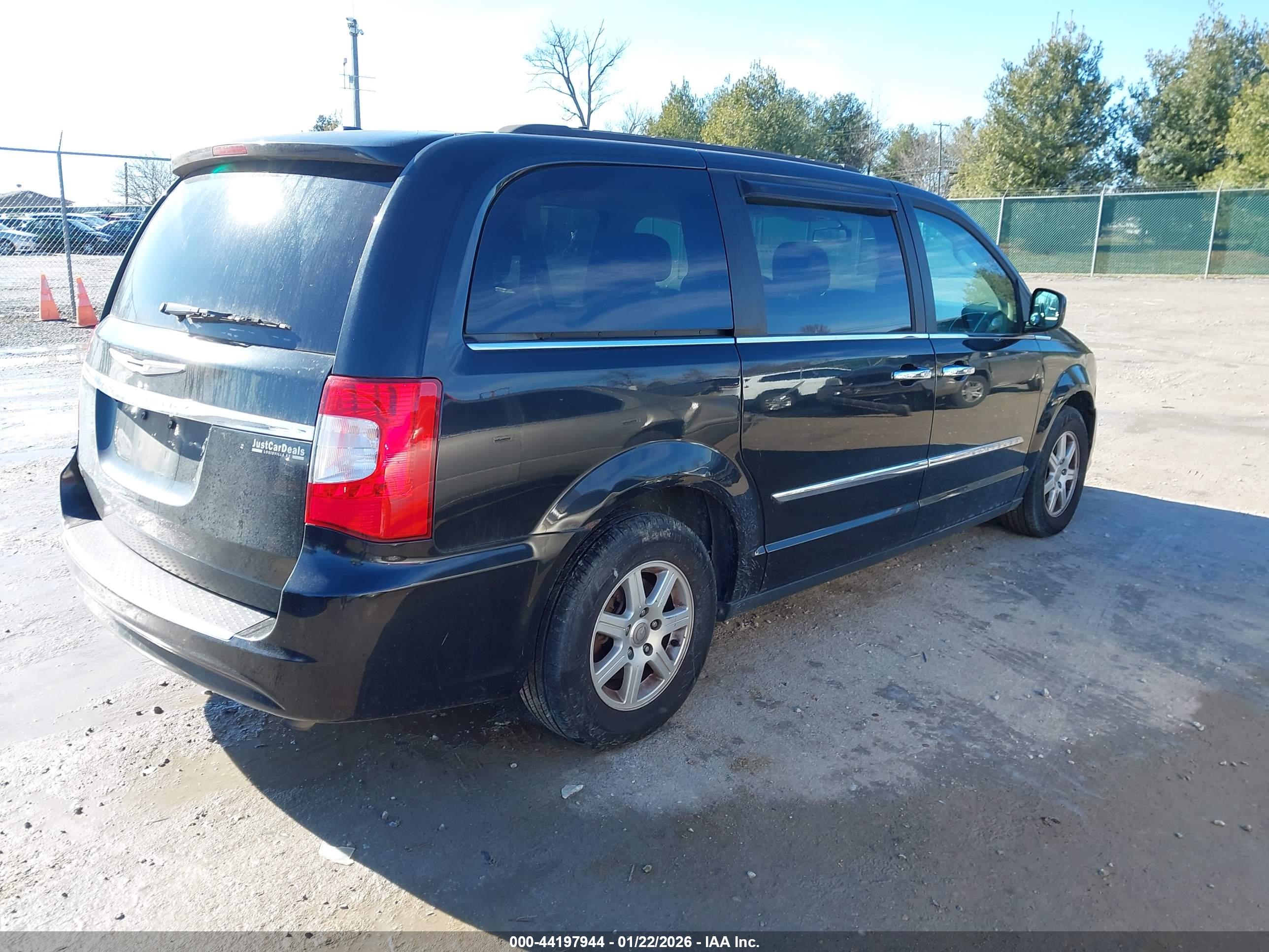 CHRYSLER TOWN image 4