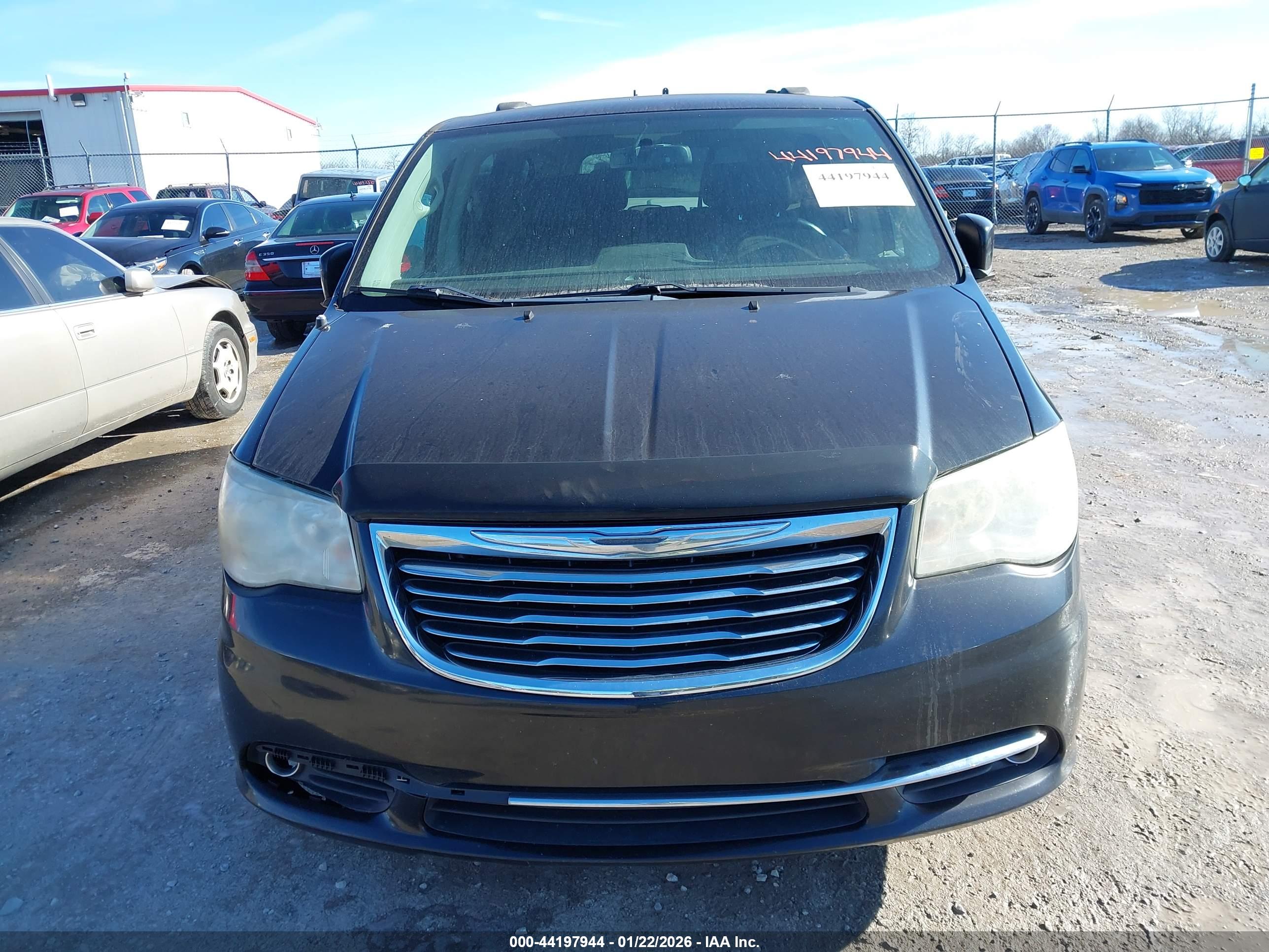 CHRYSLER TOWN image 6