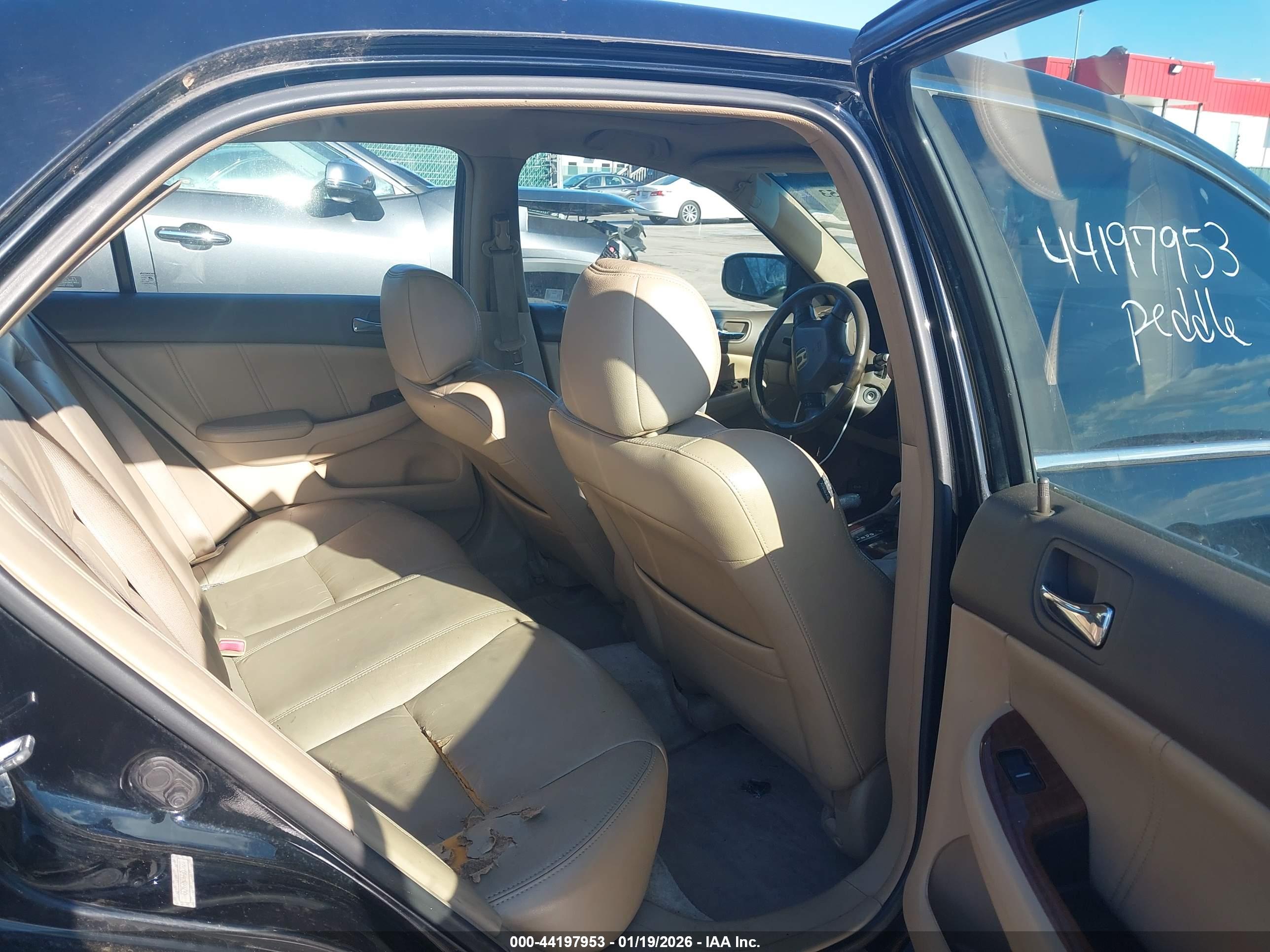 HONDA ACCORD image 8