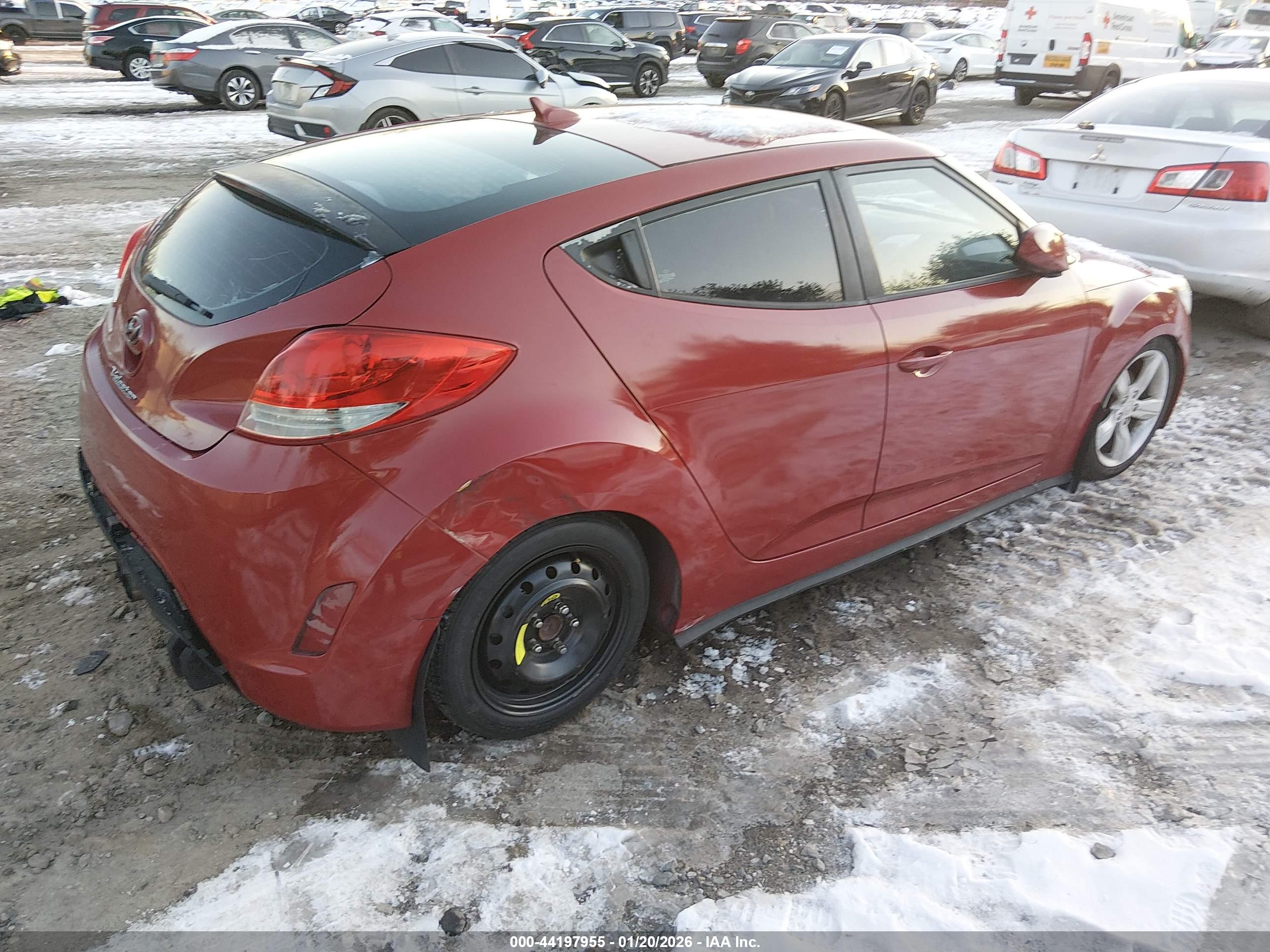 HYUNDAI VELOSTER image 4
