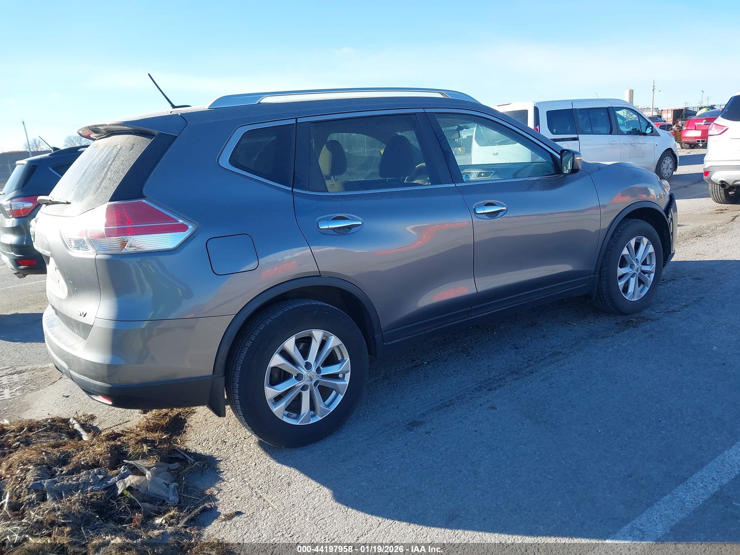 NISSAN ROGUE image 4