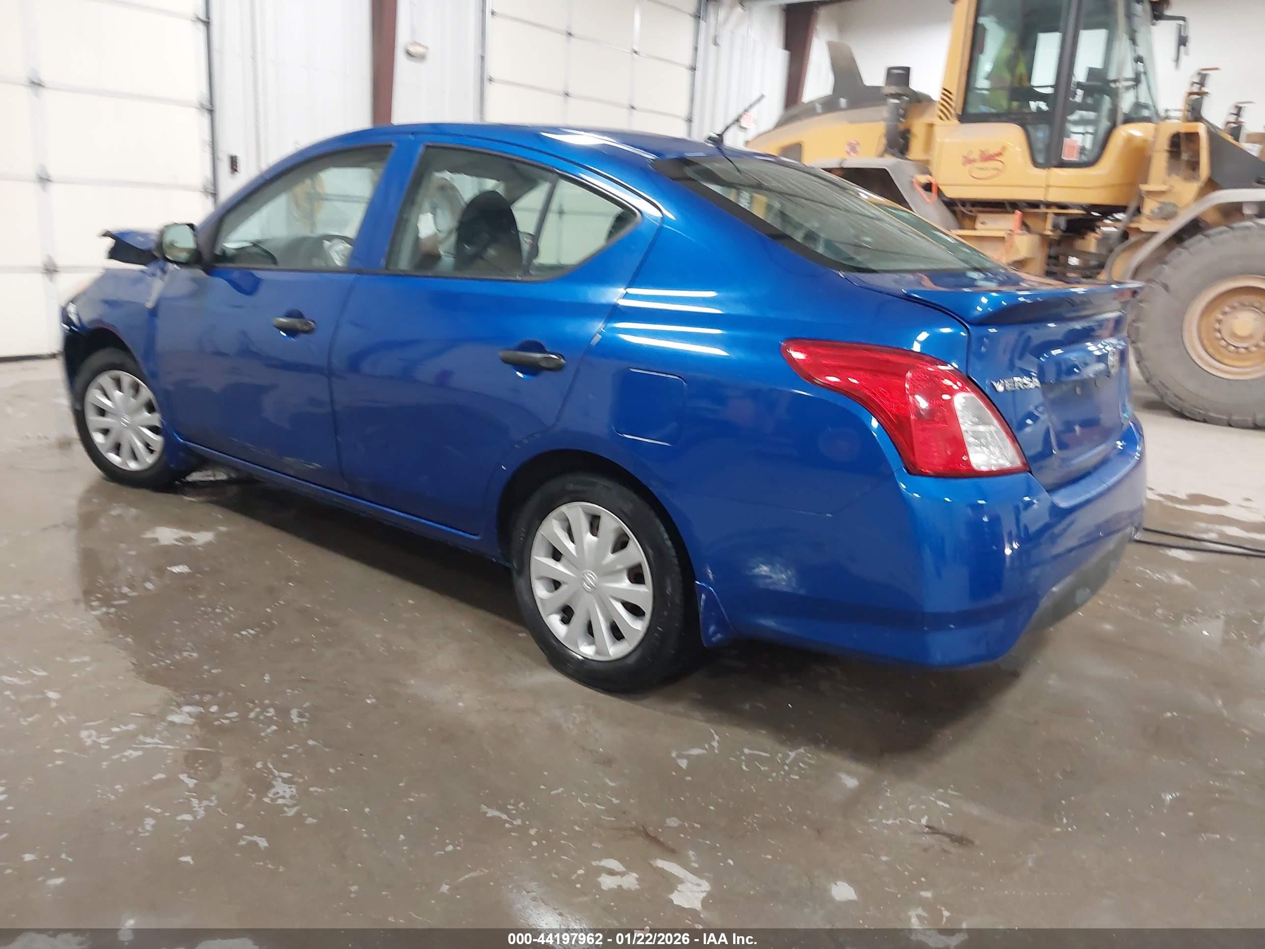 NISSAN VERSA image 3