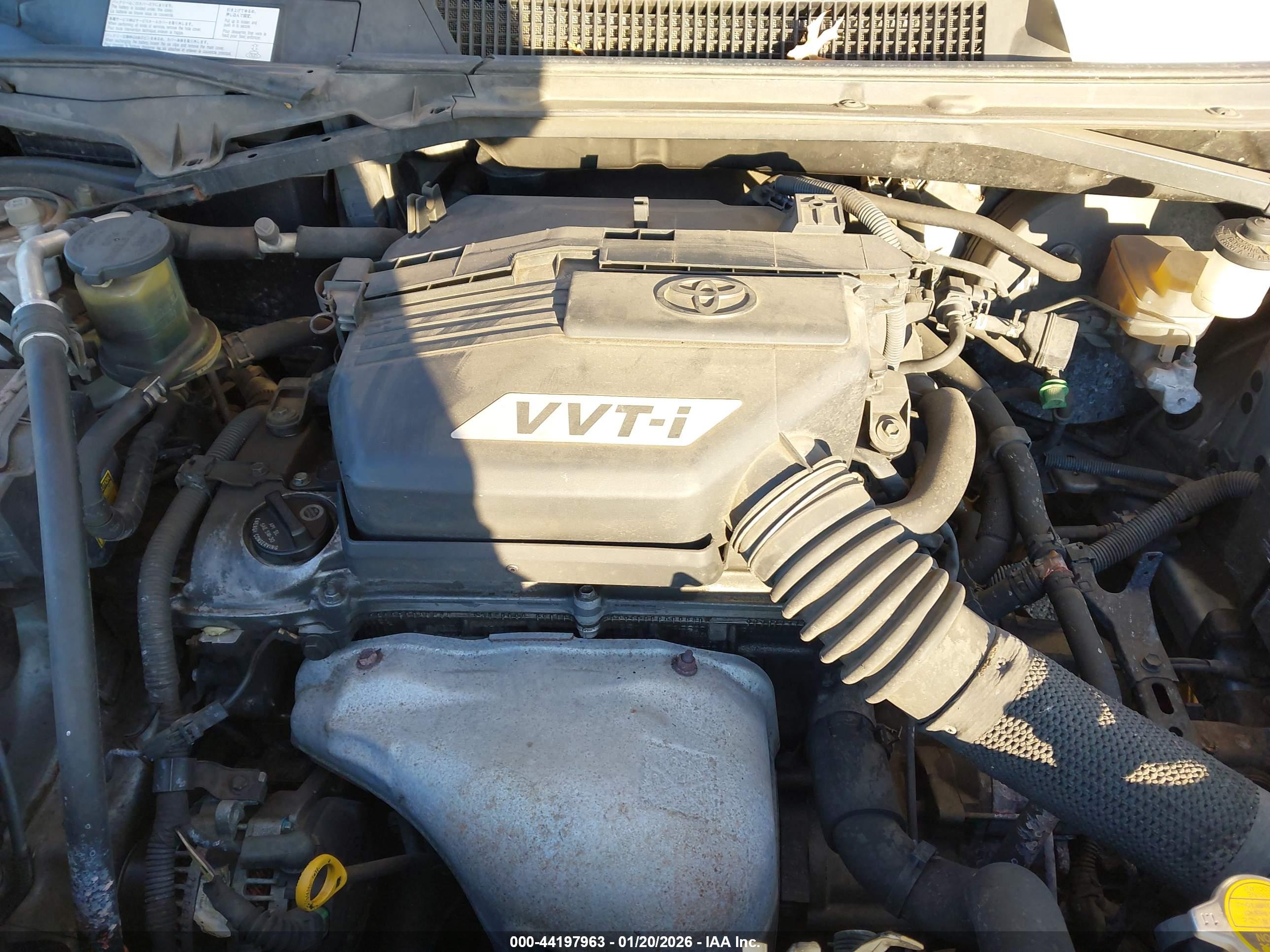 TOYOTA RAV4 image 10