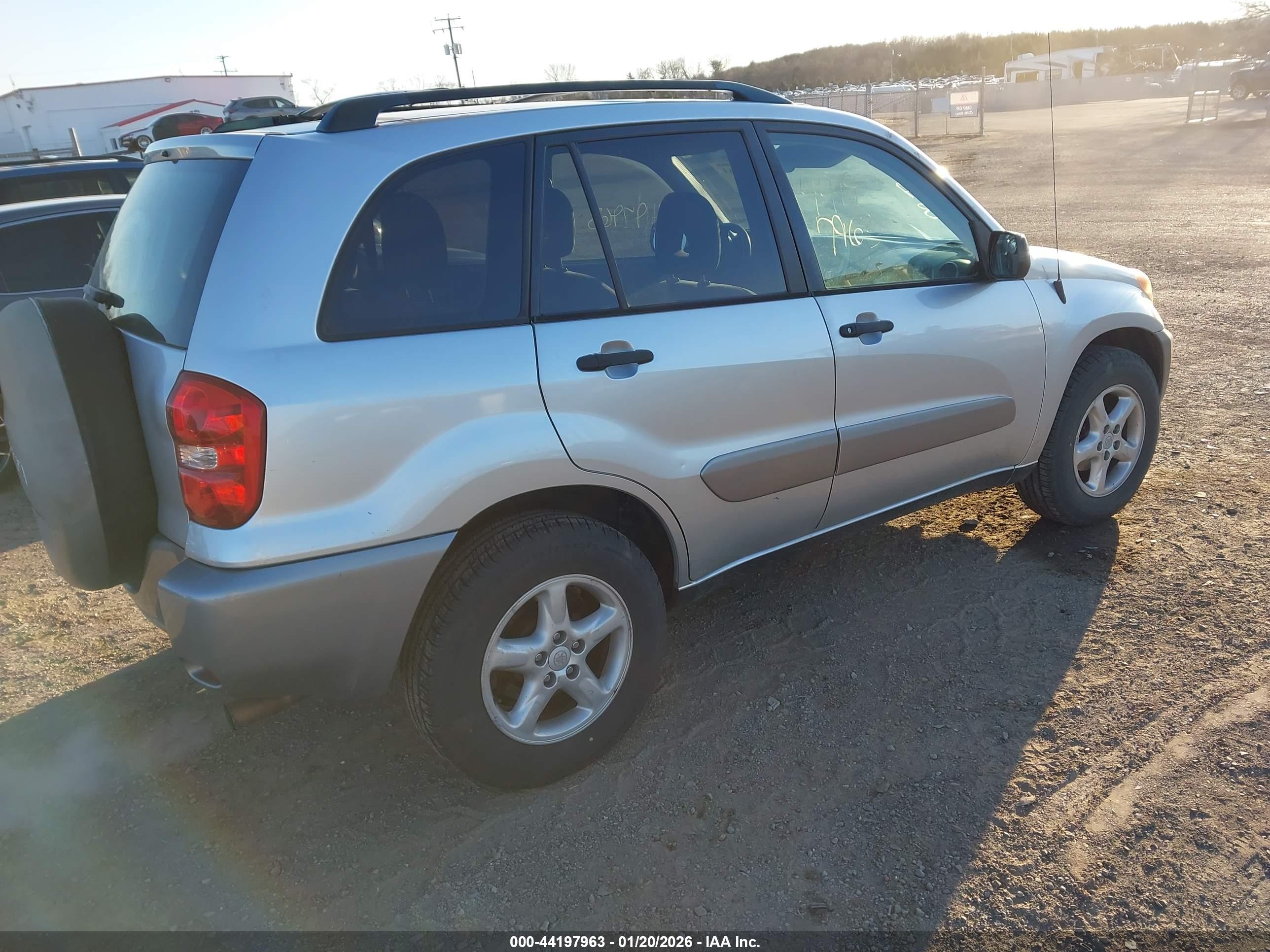 TOYOTA RAV4 image 4
