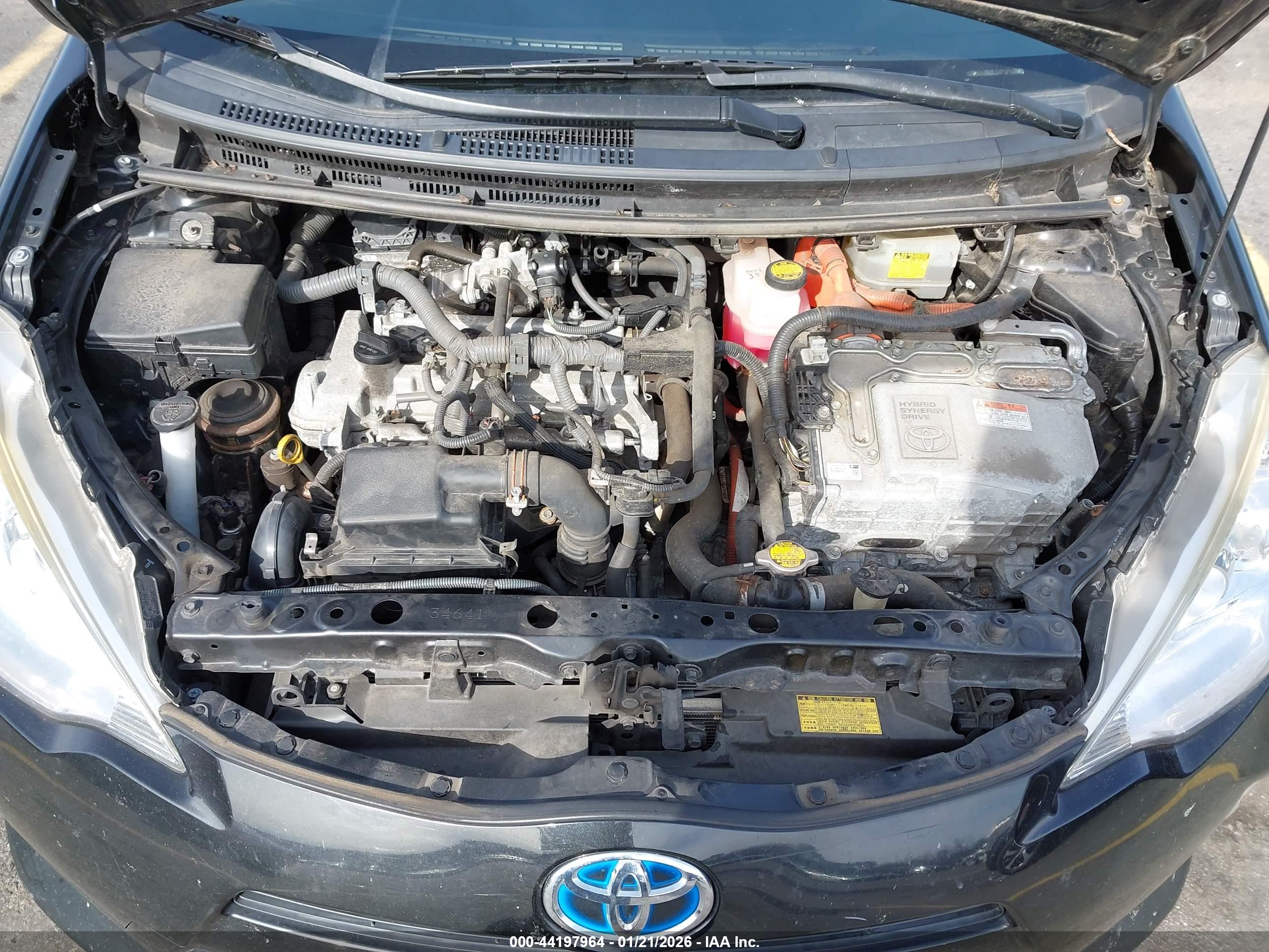 TOYOTA PRIUS image 10