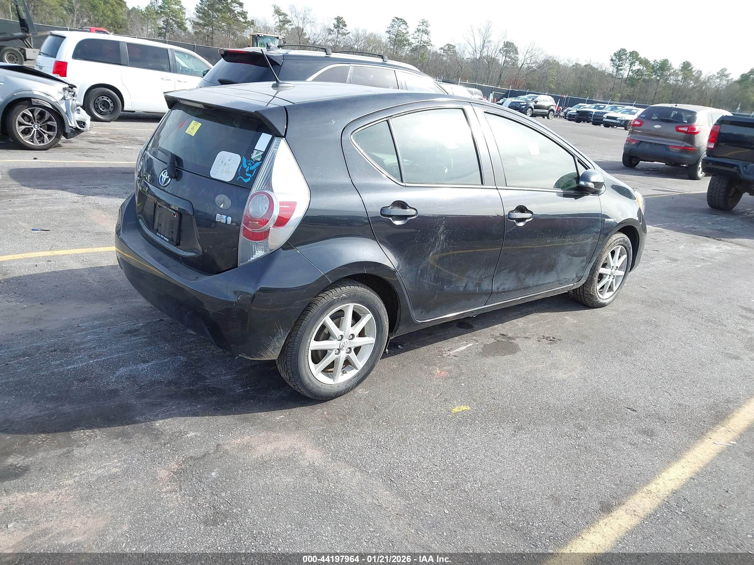 TOYOTA PRIUS image 4