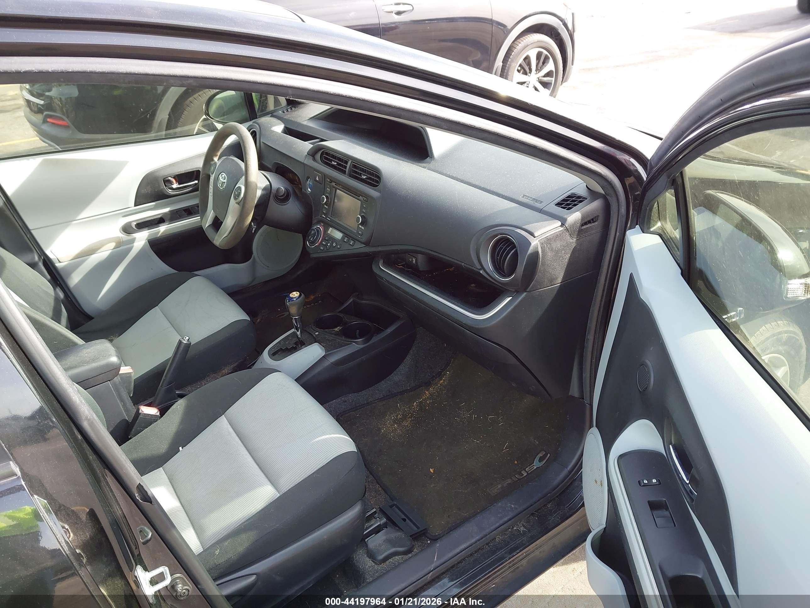 TOYOTA PRIUS image 5