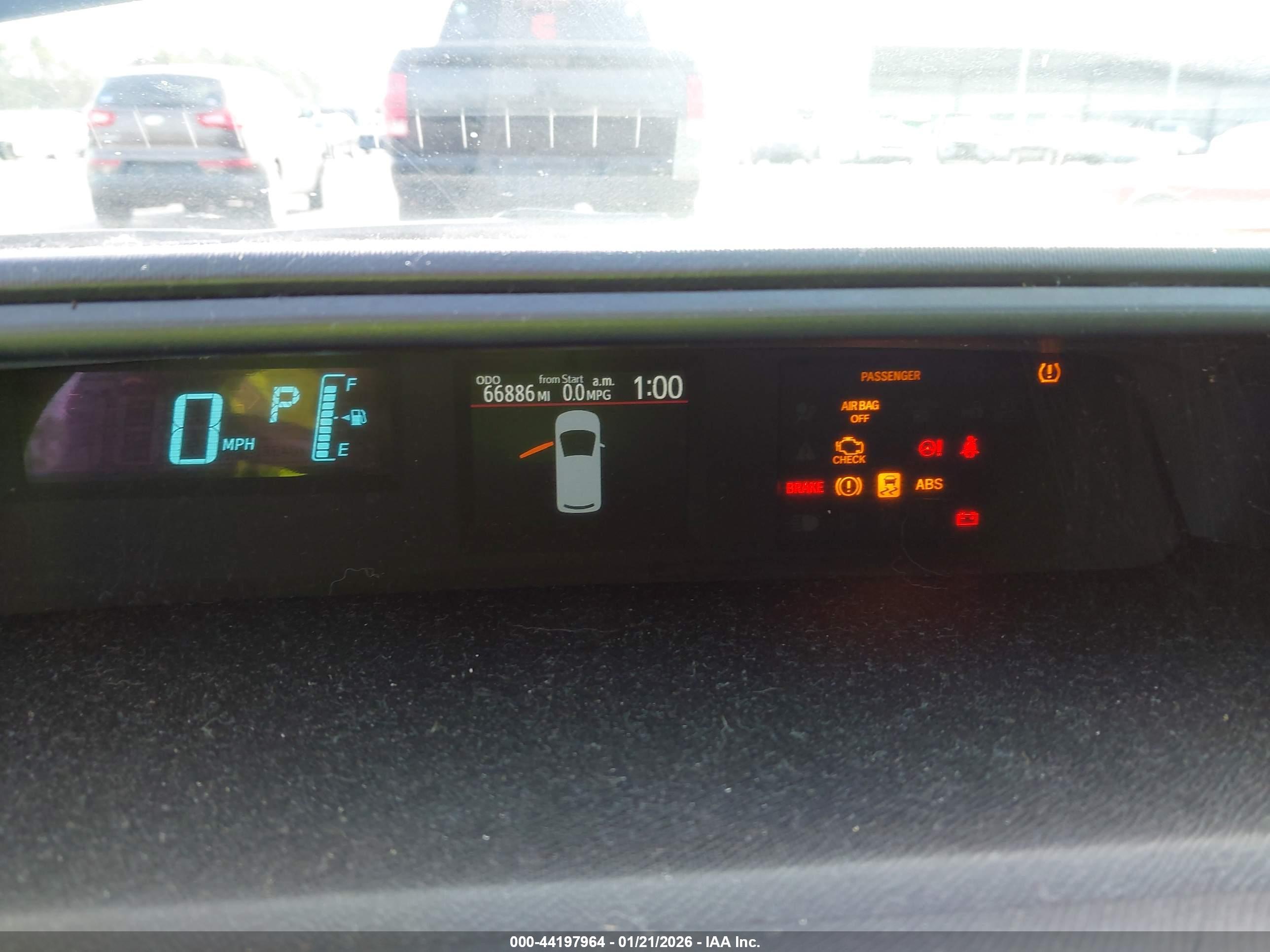 TOYOTA PRIUS image 7