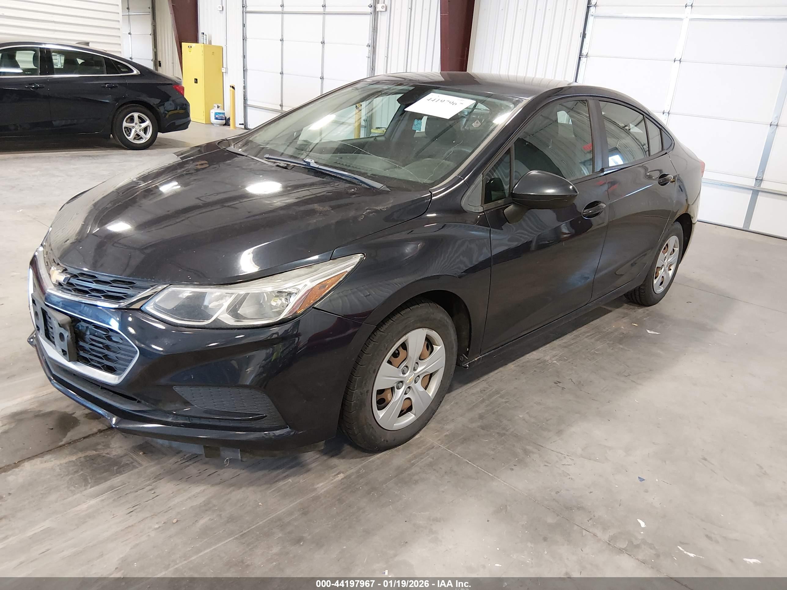 CHEVROLET CRUZE image 2