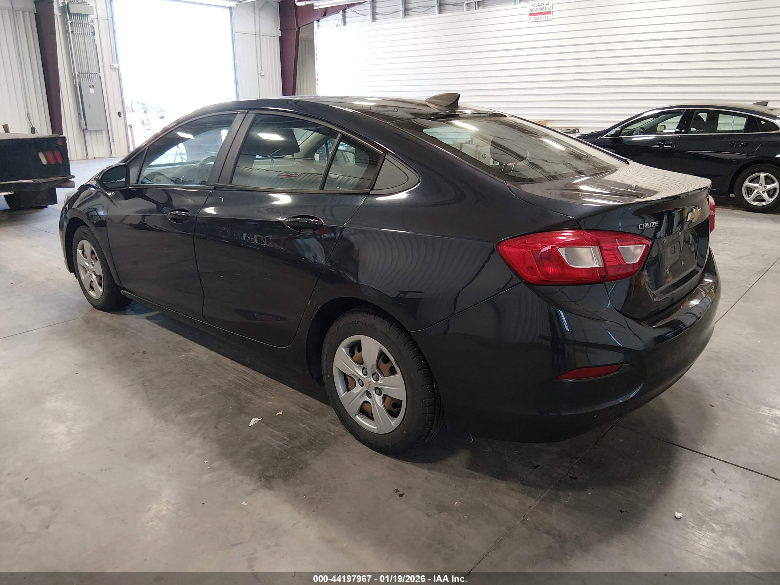 CHEVROLET CRUZE image 3