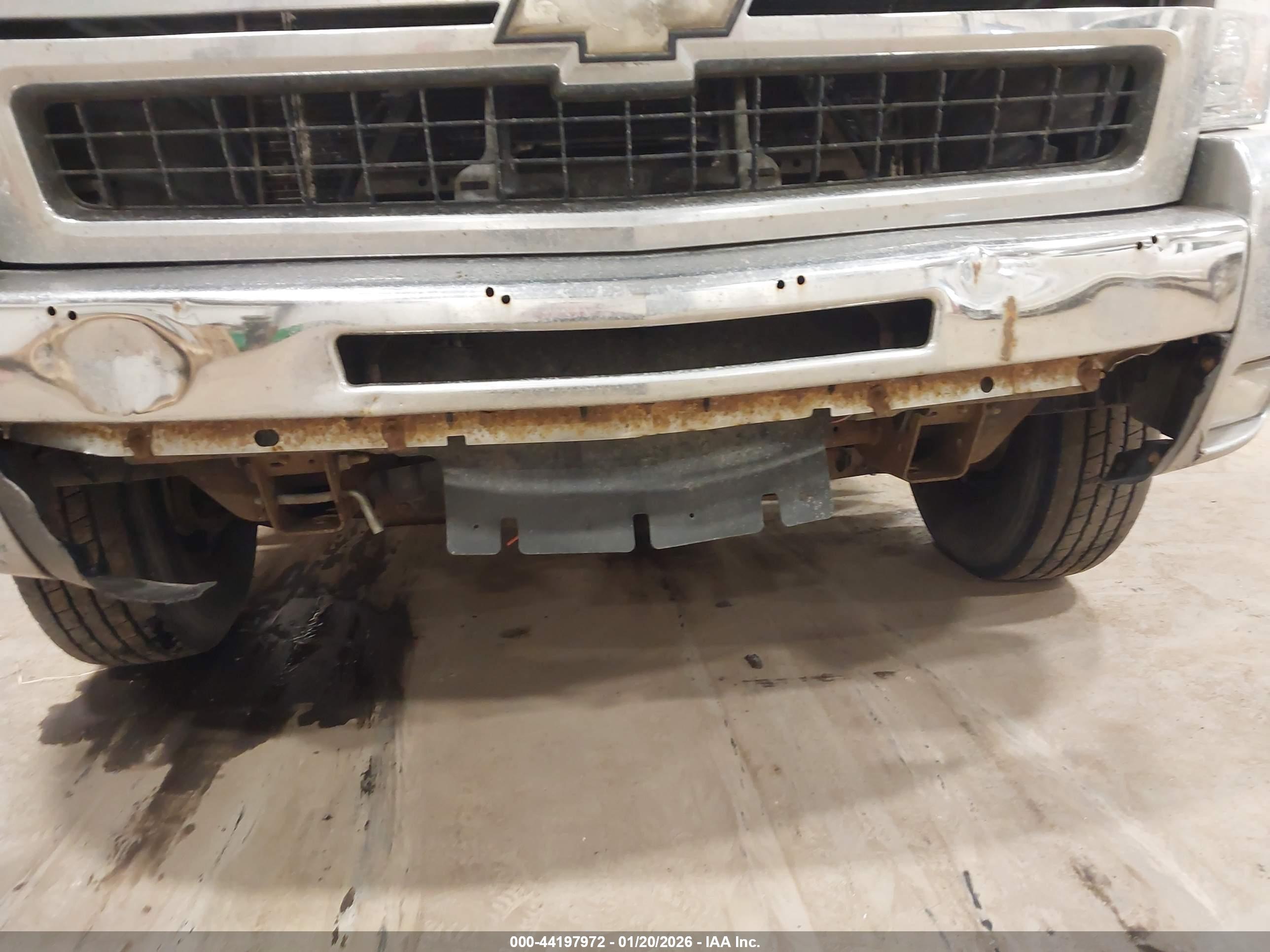 CHEVROLET SILVERADO image 6
