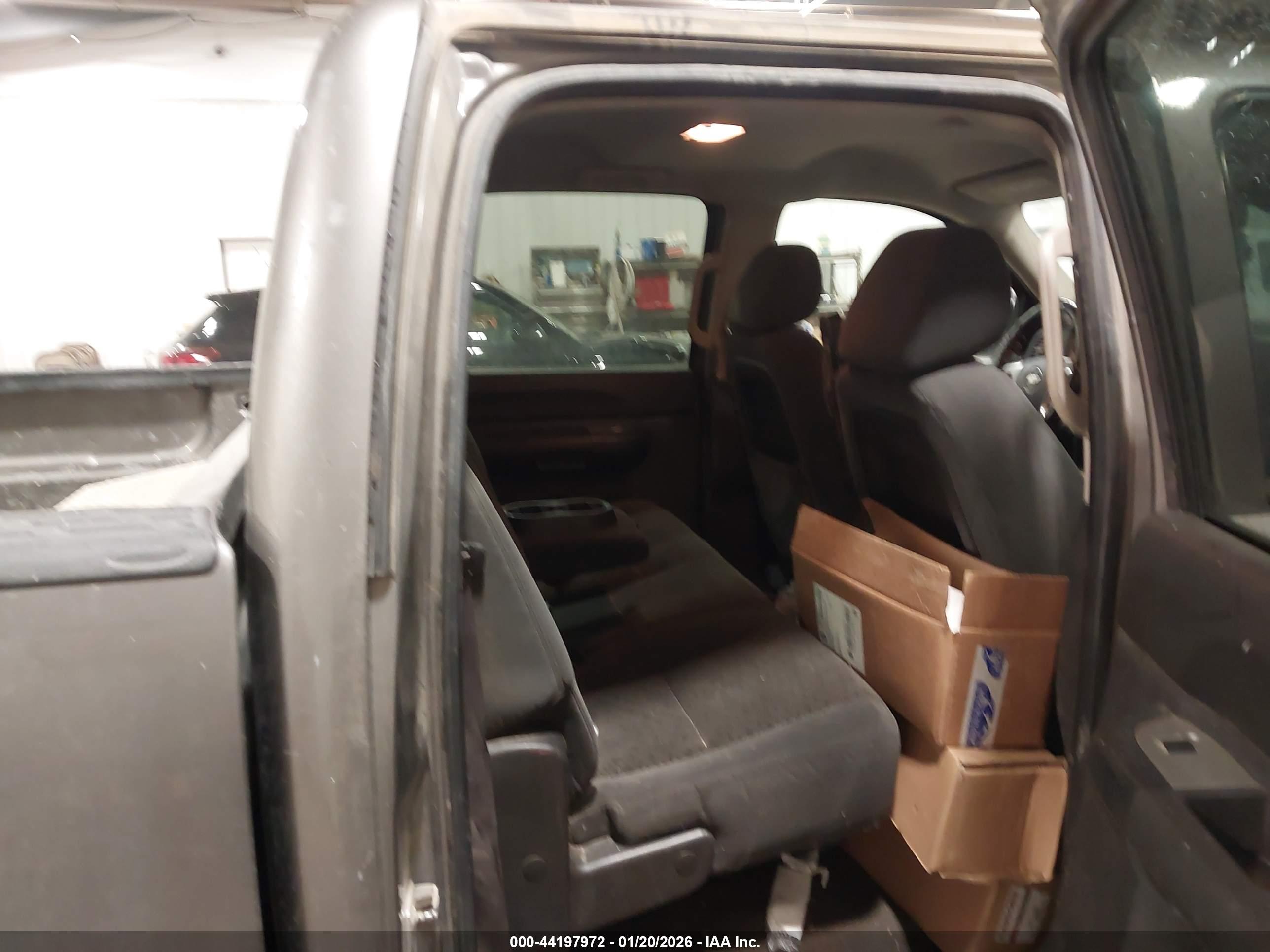 CHEVROLET SILVERADO image 8
