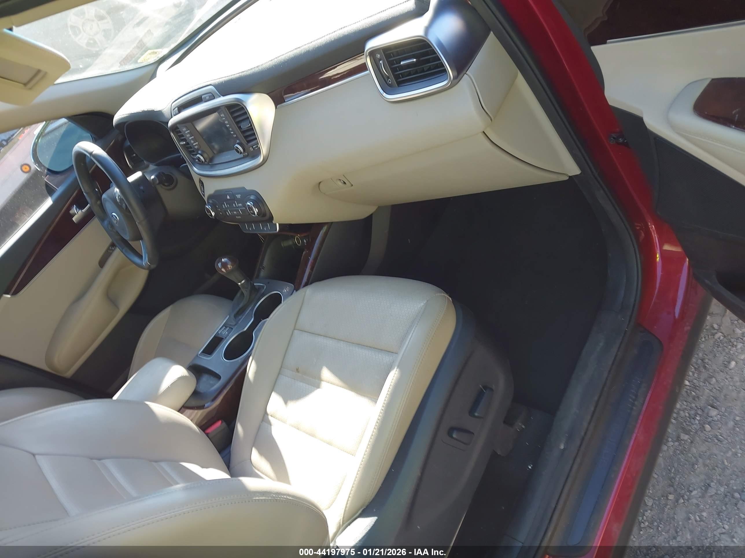 KIA SORENTO image 5