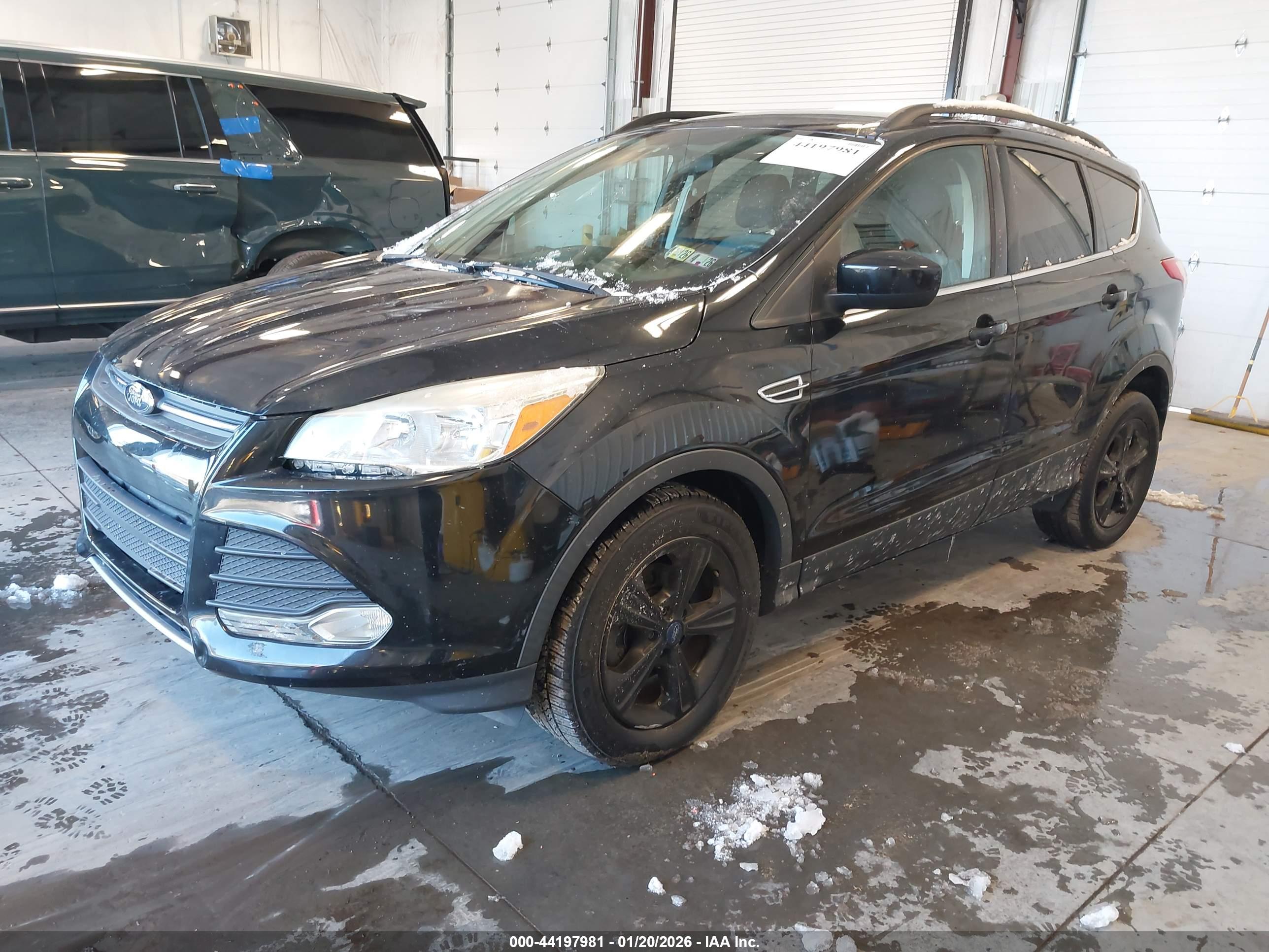 FORD ESCAPE image 2