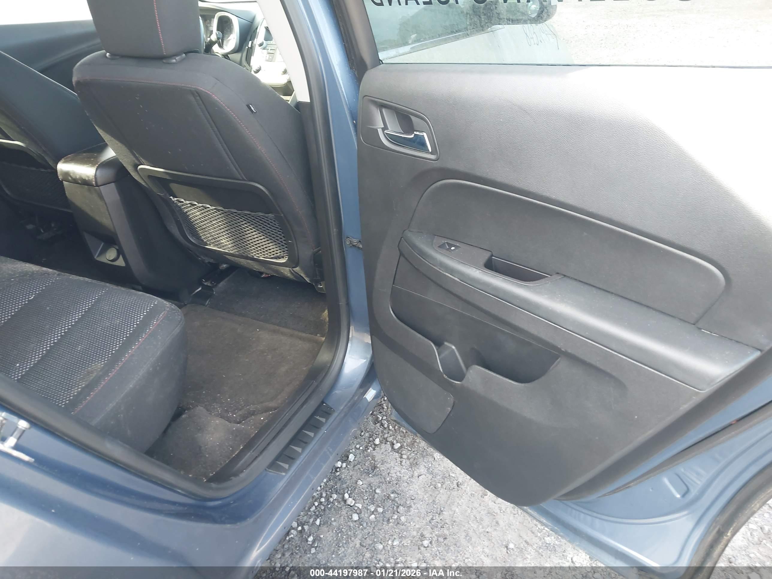 CHEVROLET EQUINOX image 8