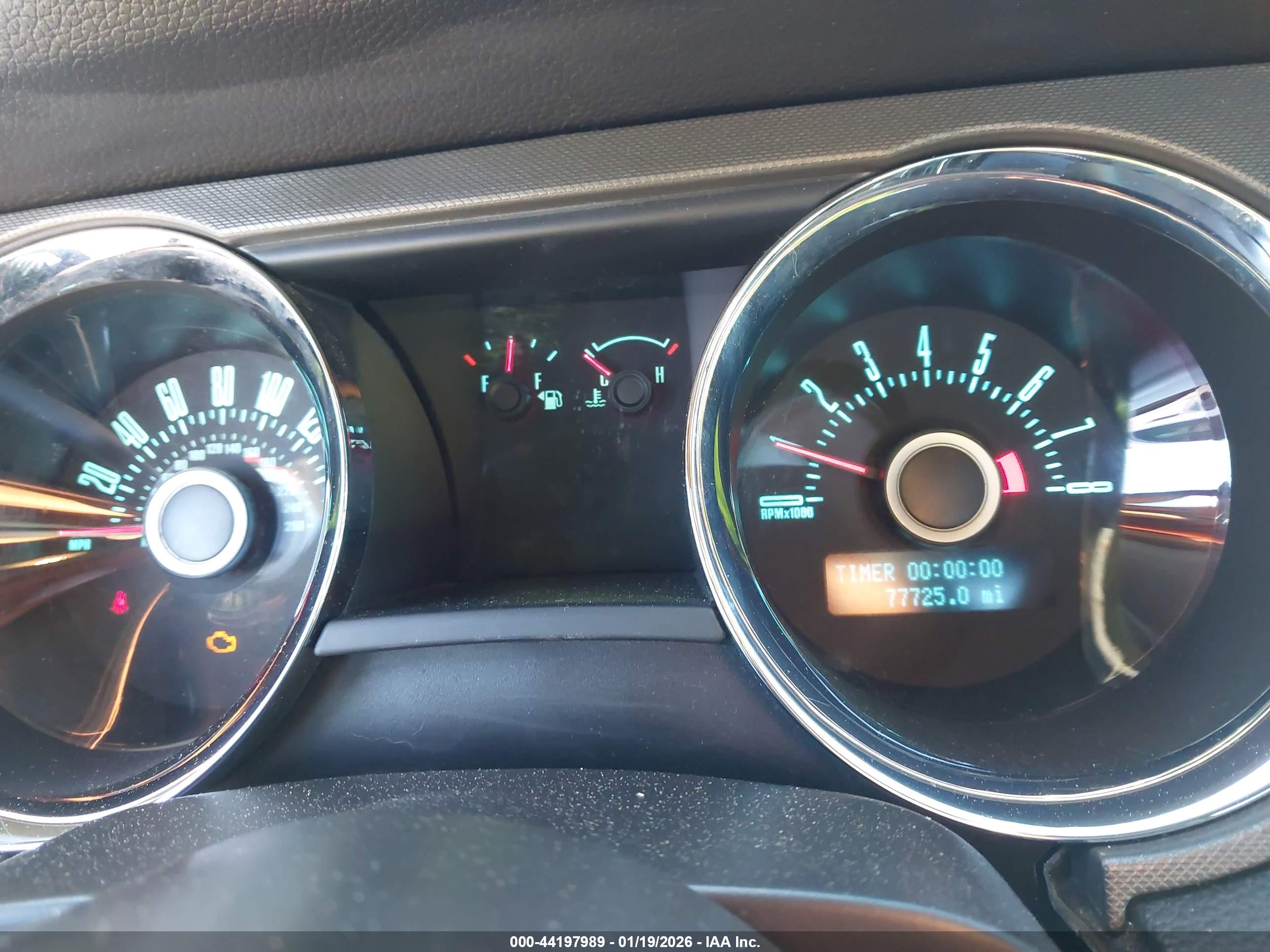 FORD MUSTANG image 7