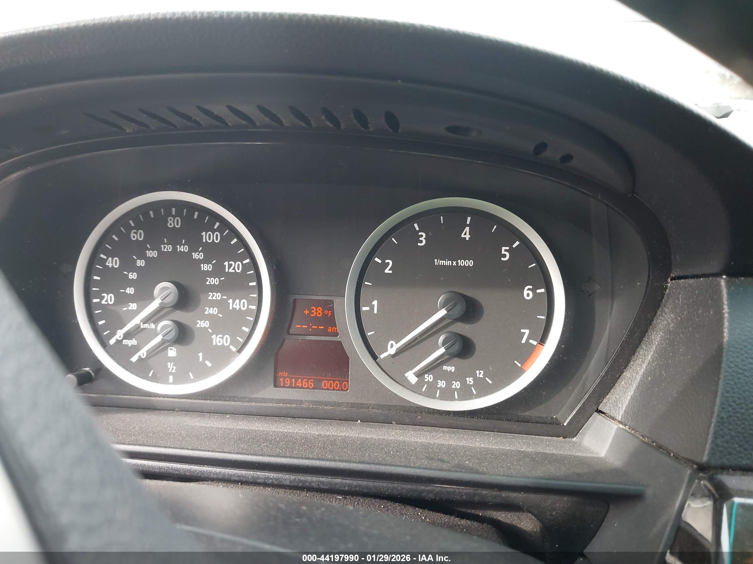 BMW 525I image 7