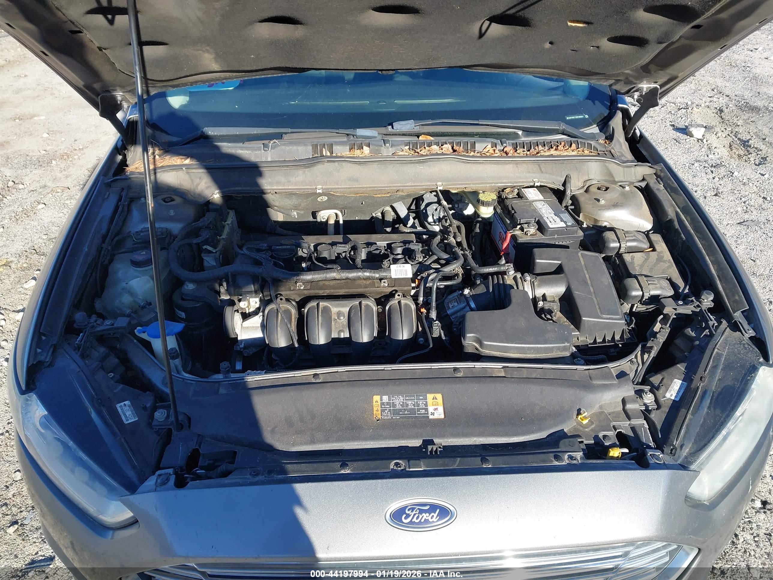 FORD FUSION image 10