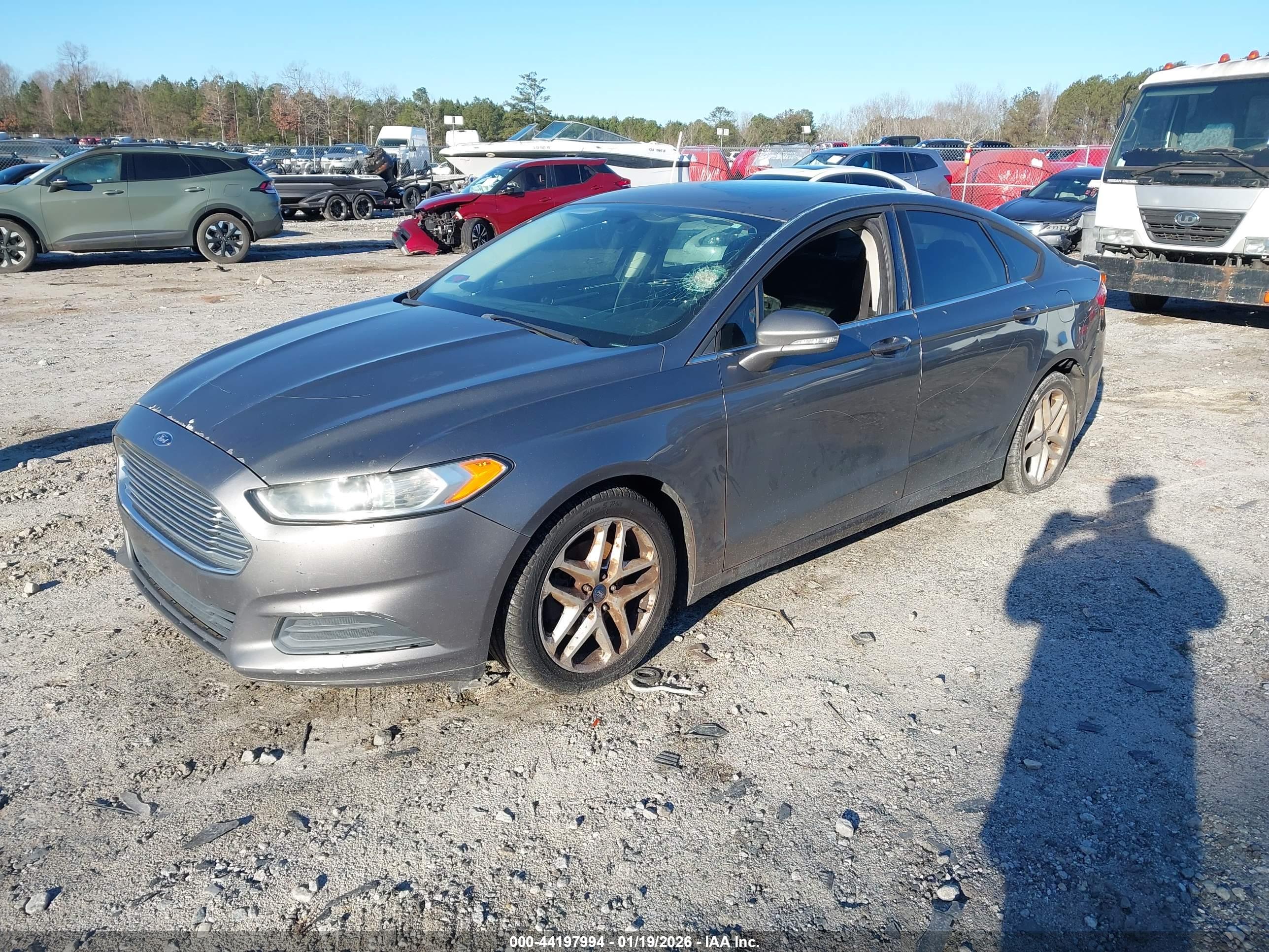 FORD FUSION image 2