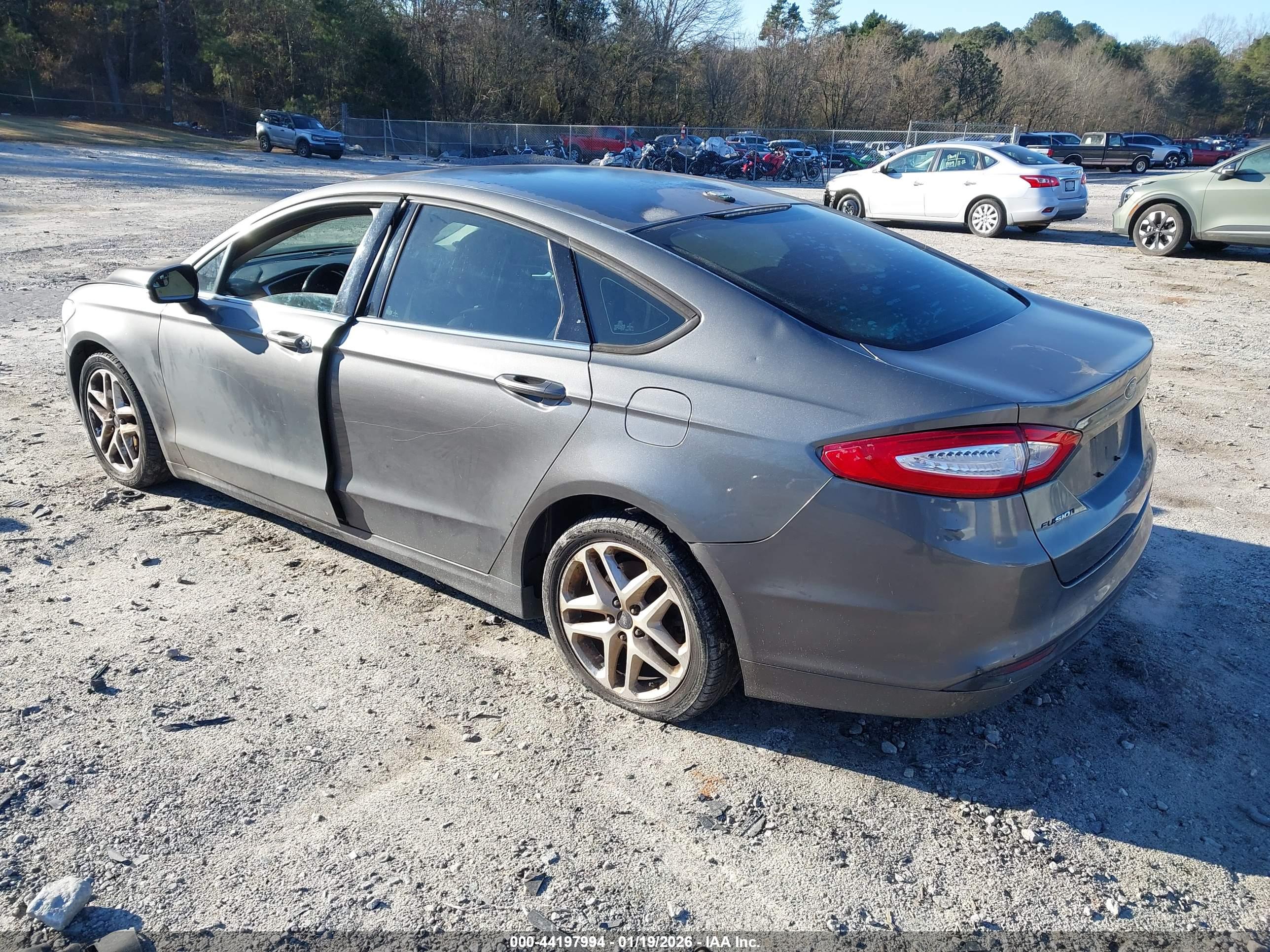 FORD FUSION image 3