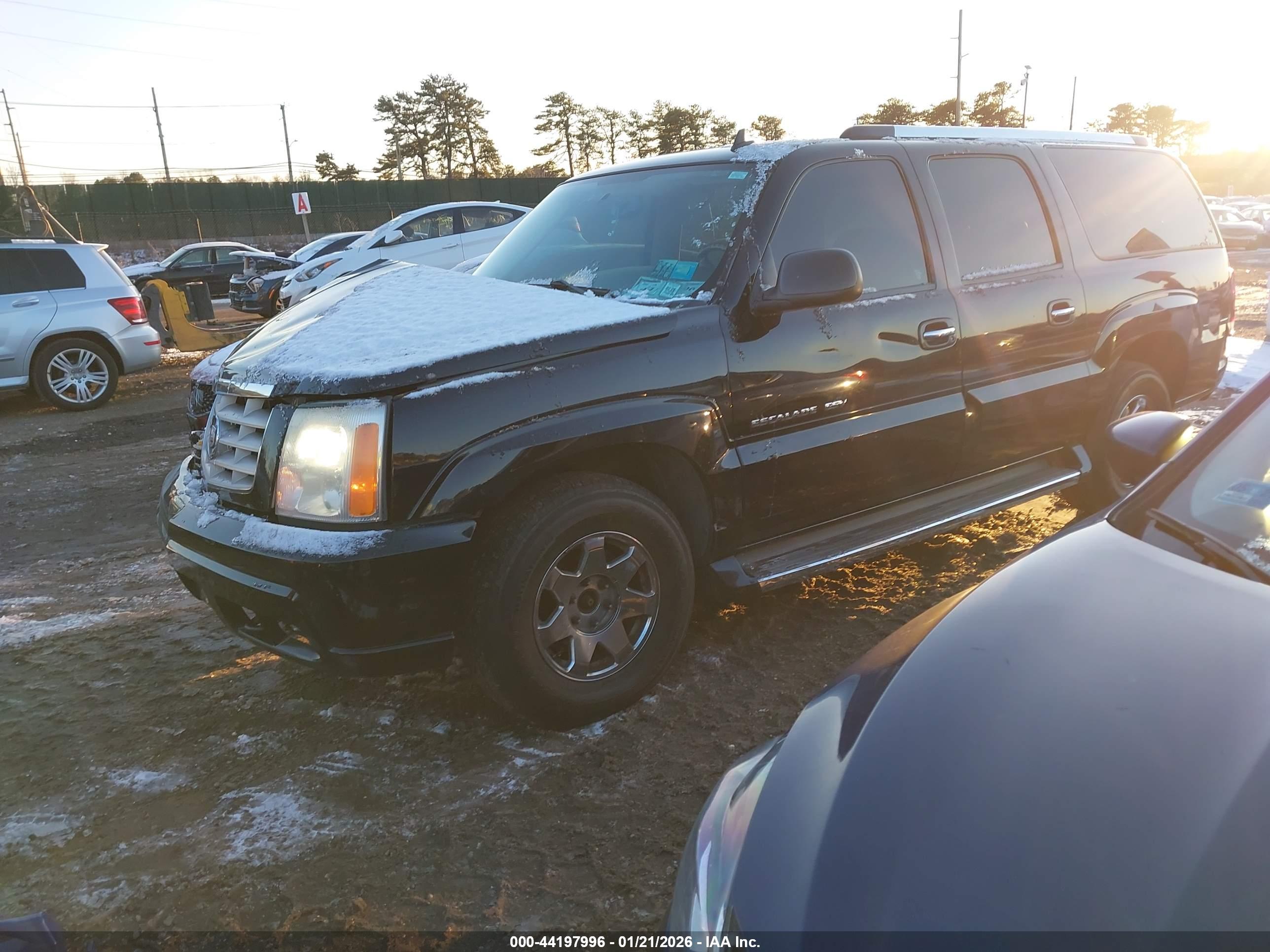 CADILLAC ESCALADE image 2