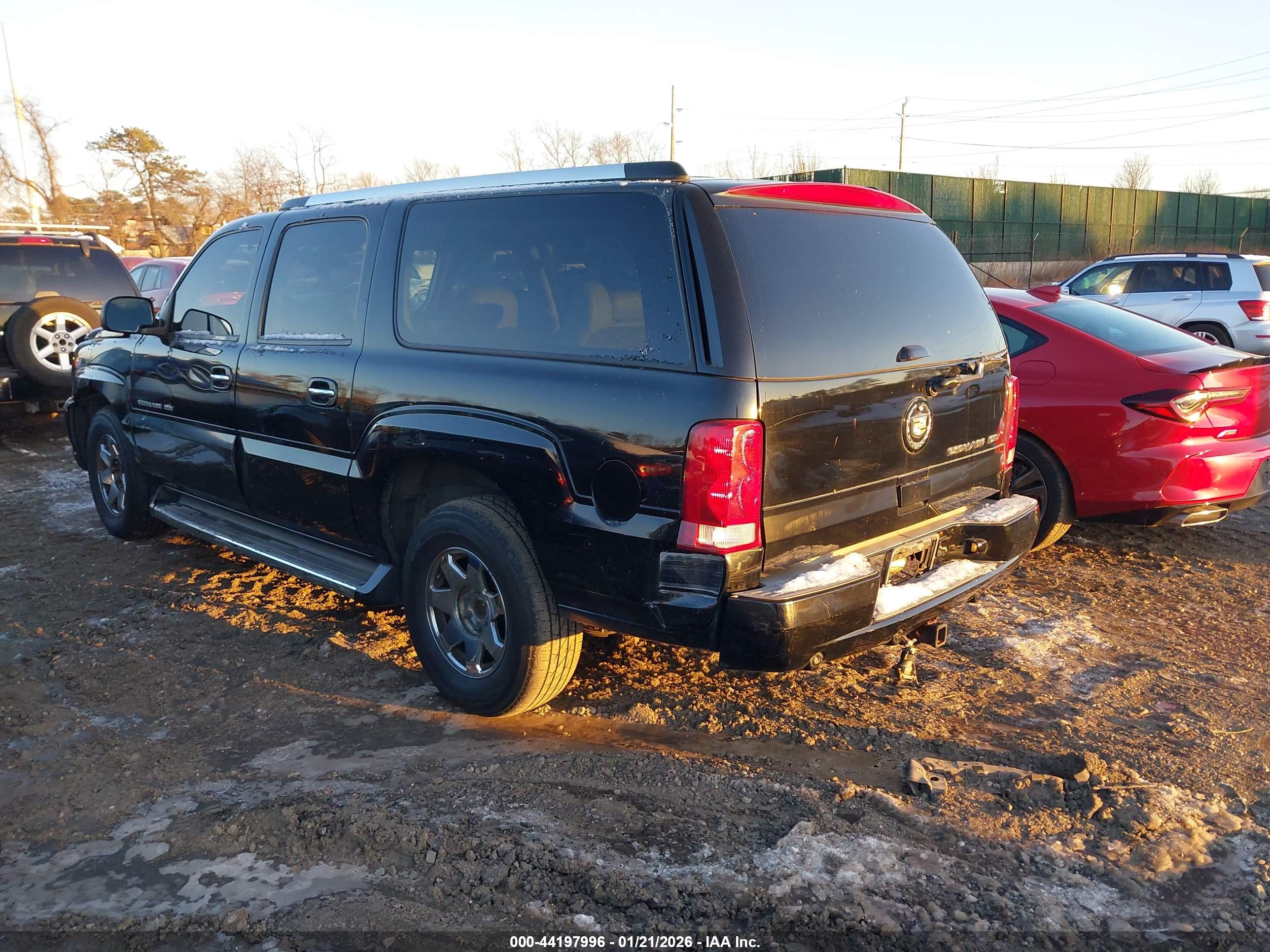 CADILLAC ESCALADE image 3