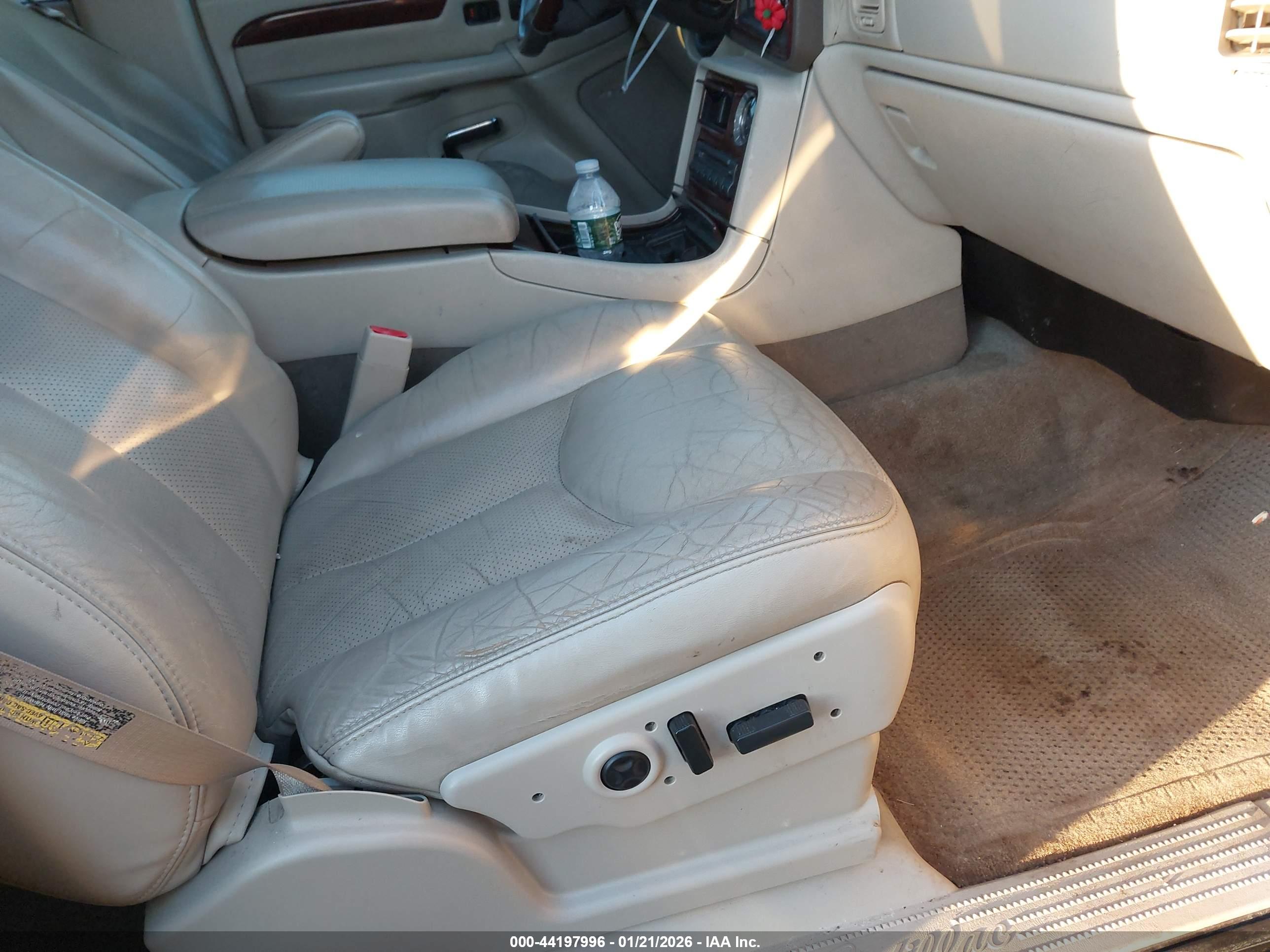 CADILLAC ESCALADE image 5