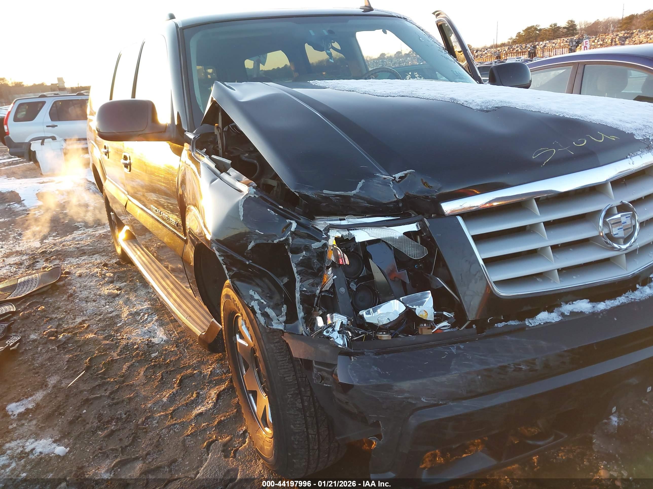 CADILLAC ESCALADE image 6
