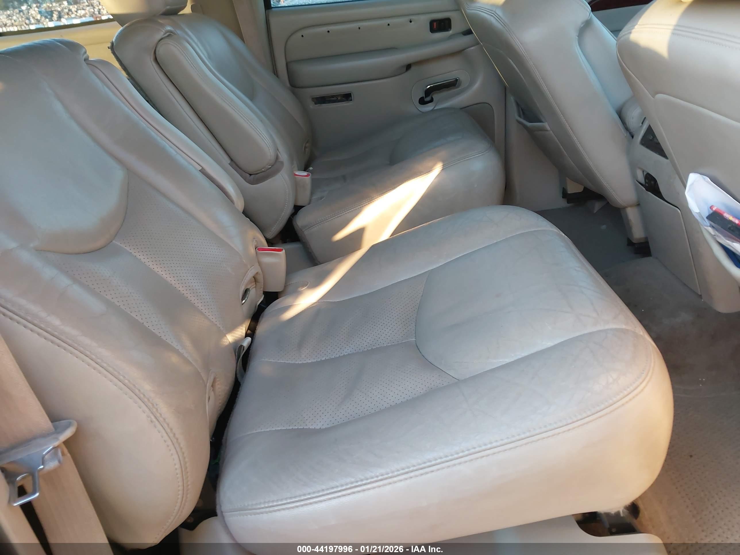CADILLAC ESCALADE image 8