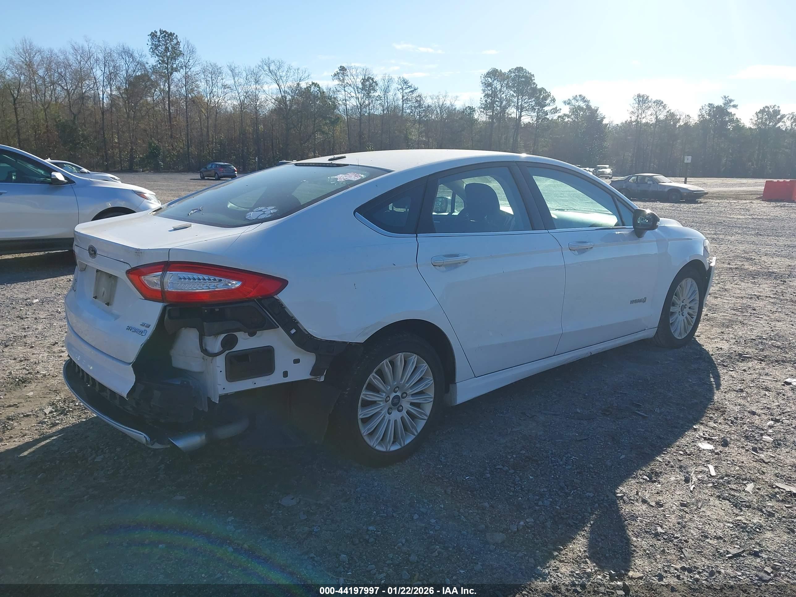 FORD FUSION image 4