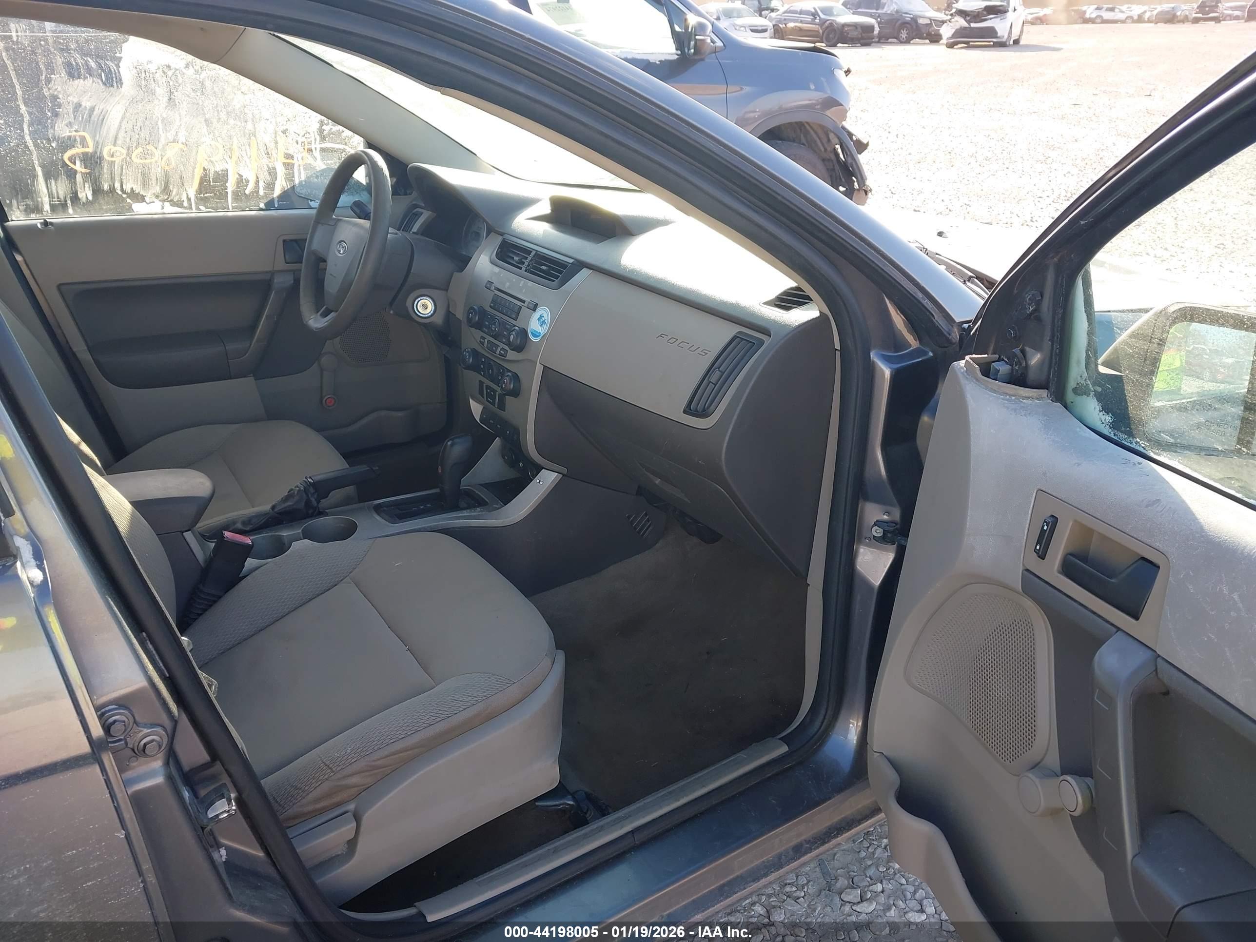 FORD FOCUS image 5