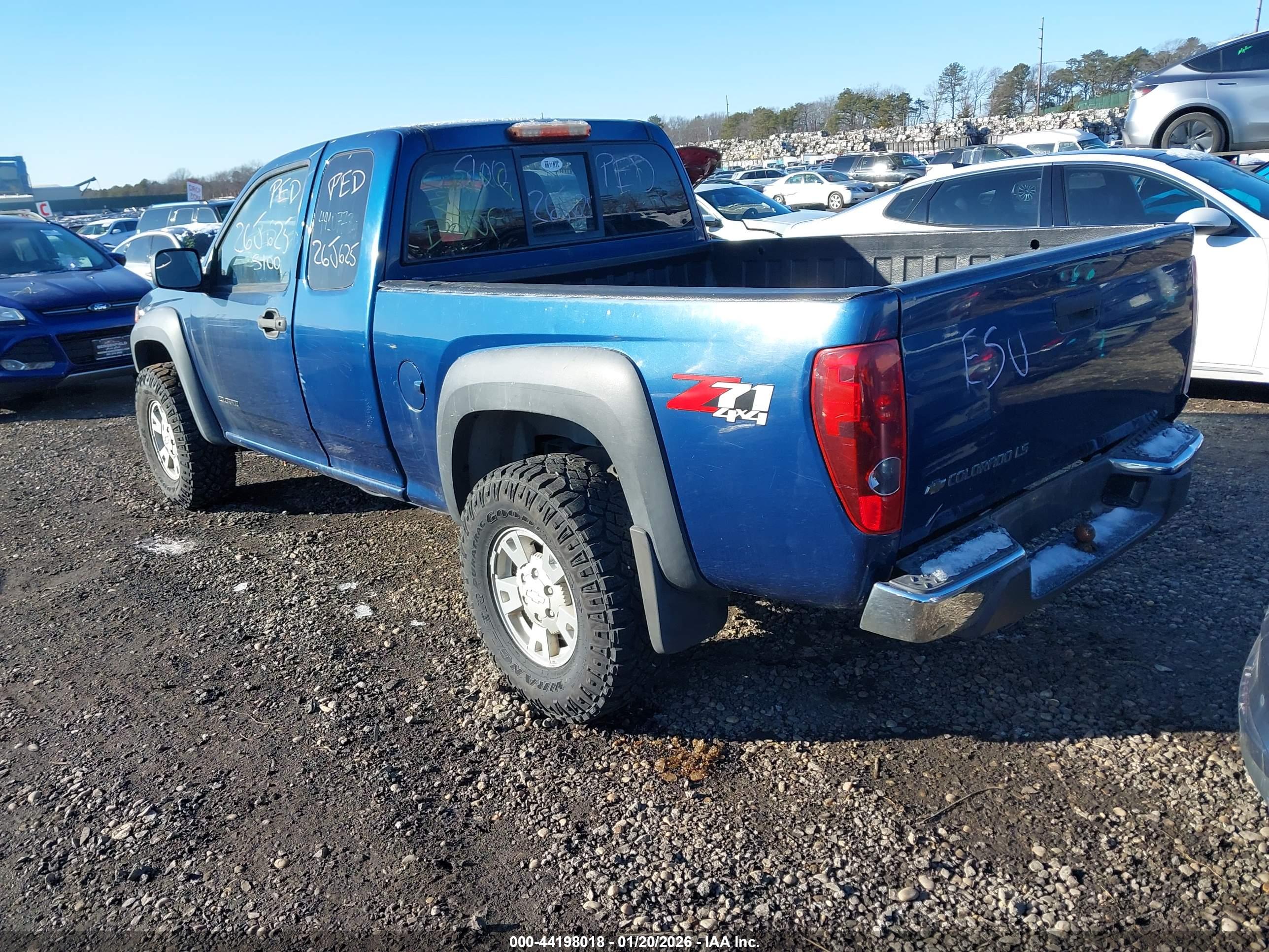 CHEVROLET COLORADO image 3