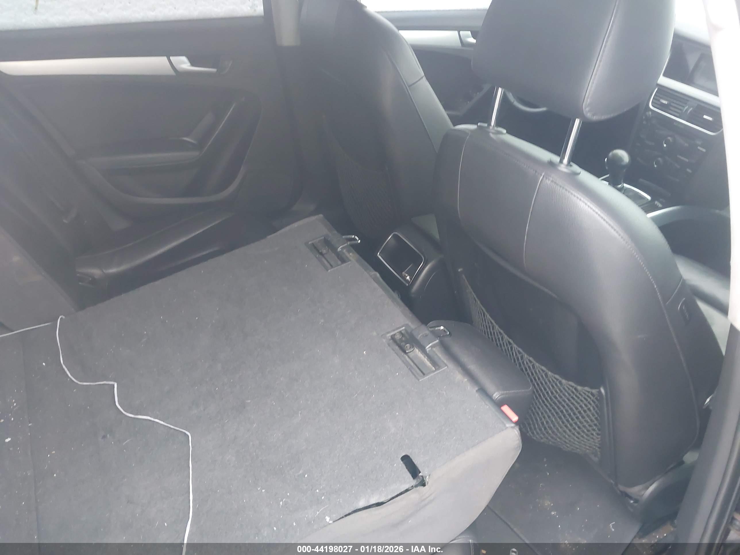 AUDI A4 image 8