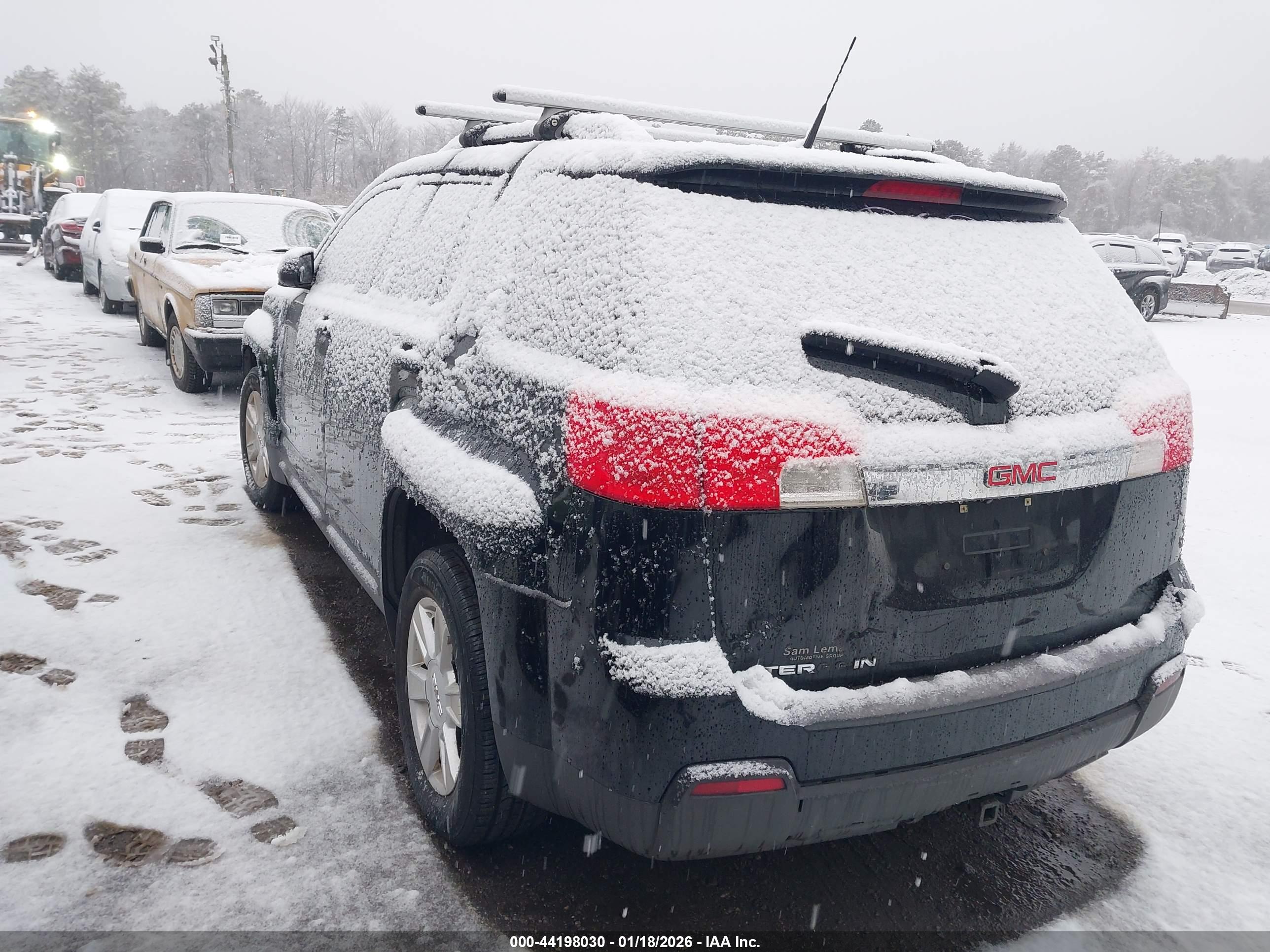 GMC TERRAIN image 3