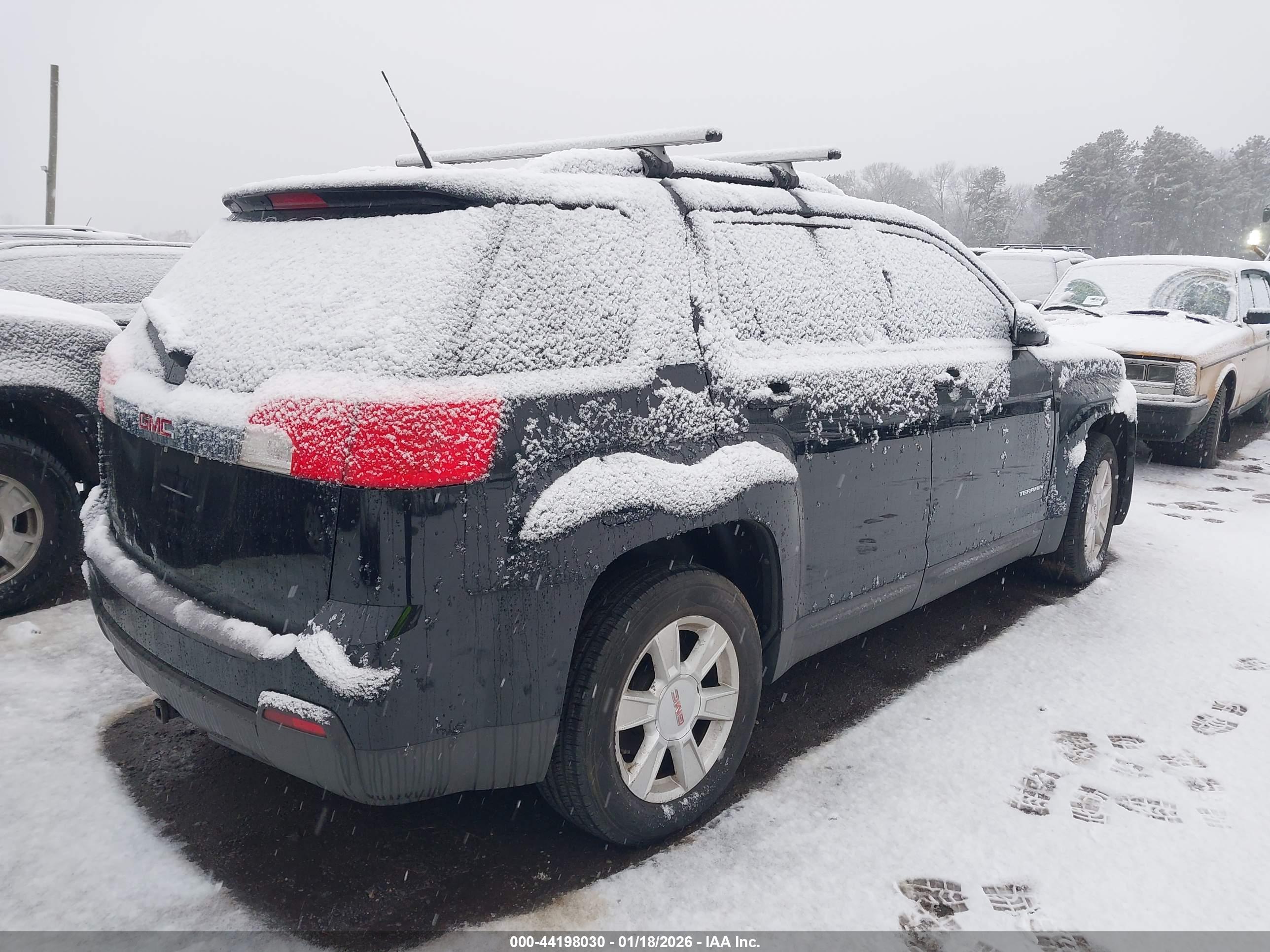 GMC TERRAIN image 4