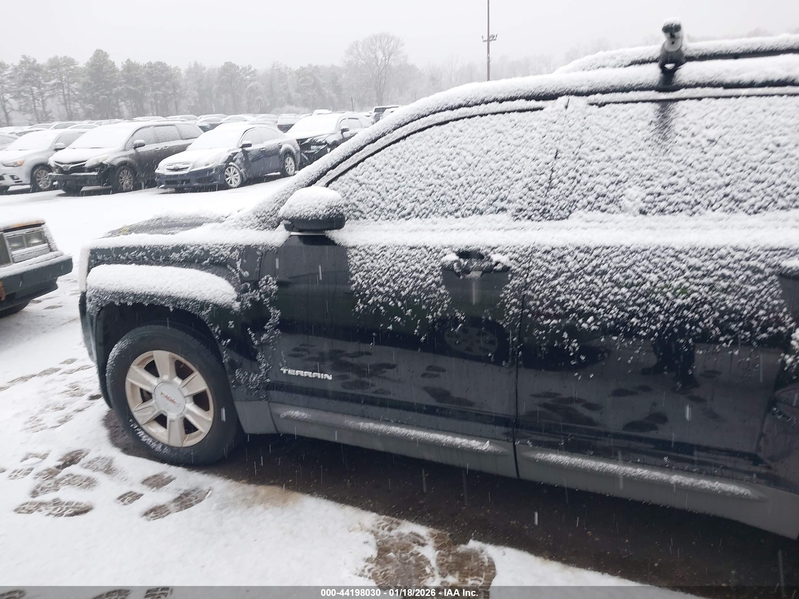 GMC TERRAIN image 6