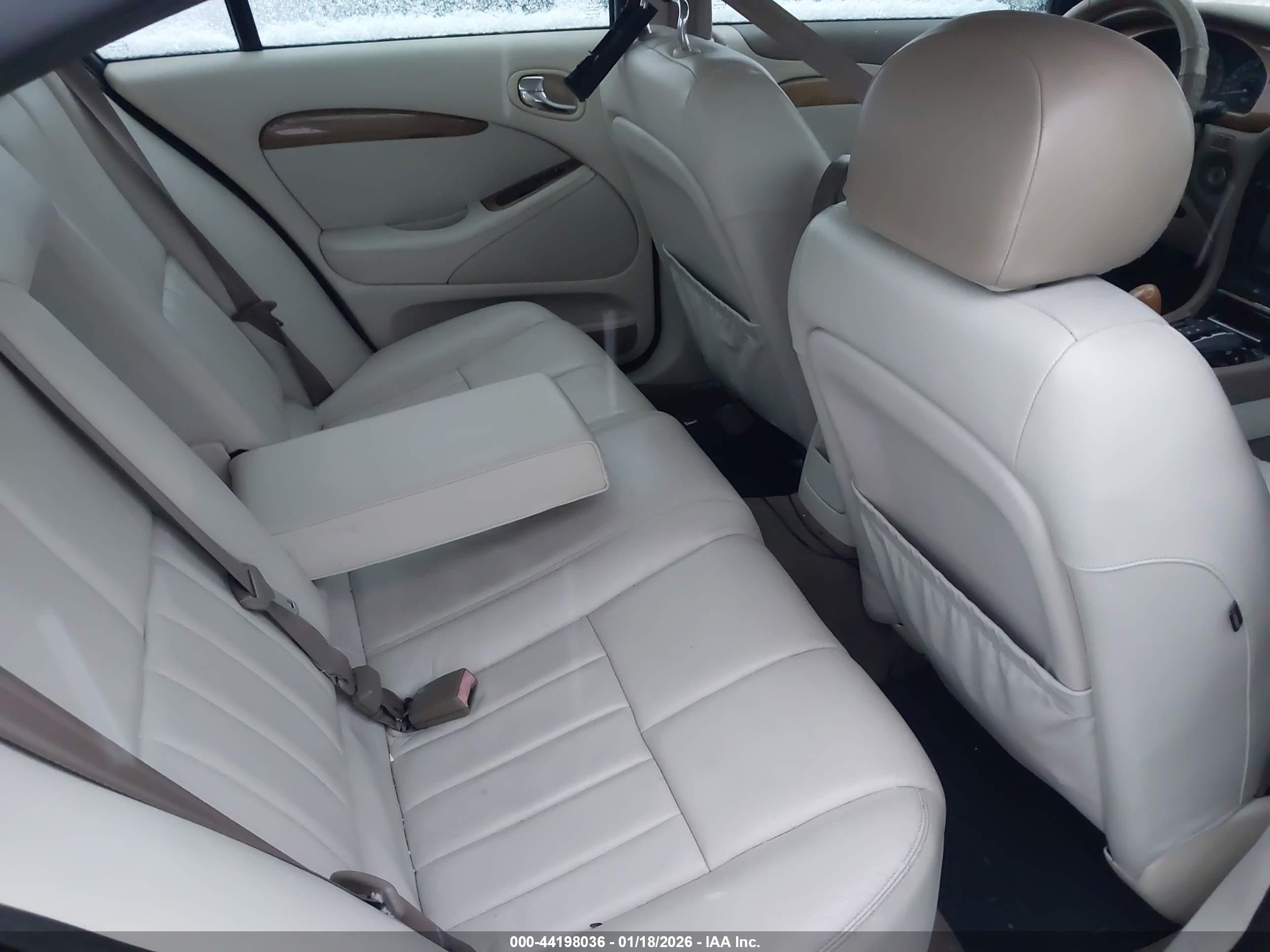 JAGUAR S-TYPE image 8
