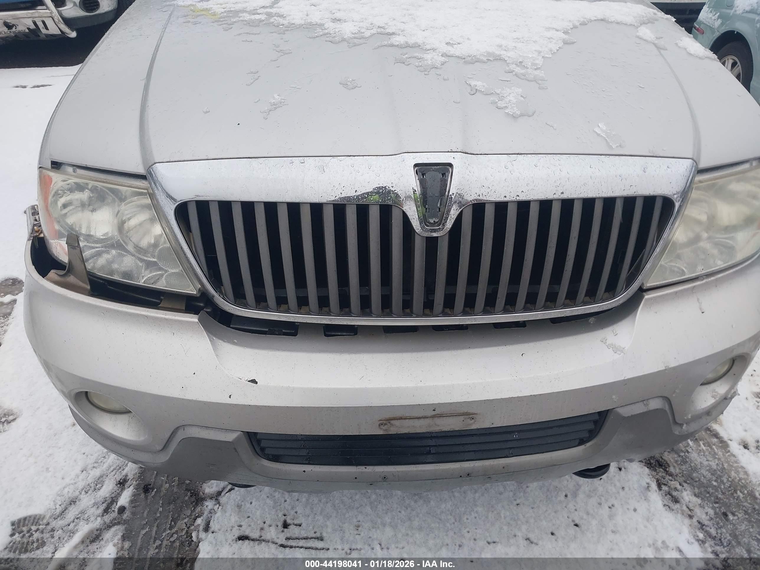 LINCOLN NAVIGATOR image 10