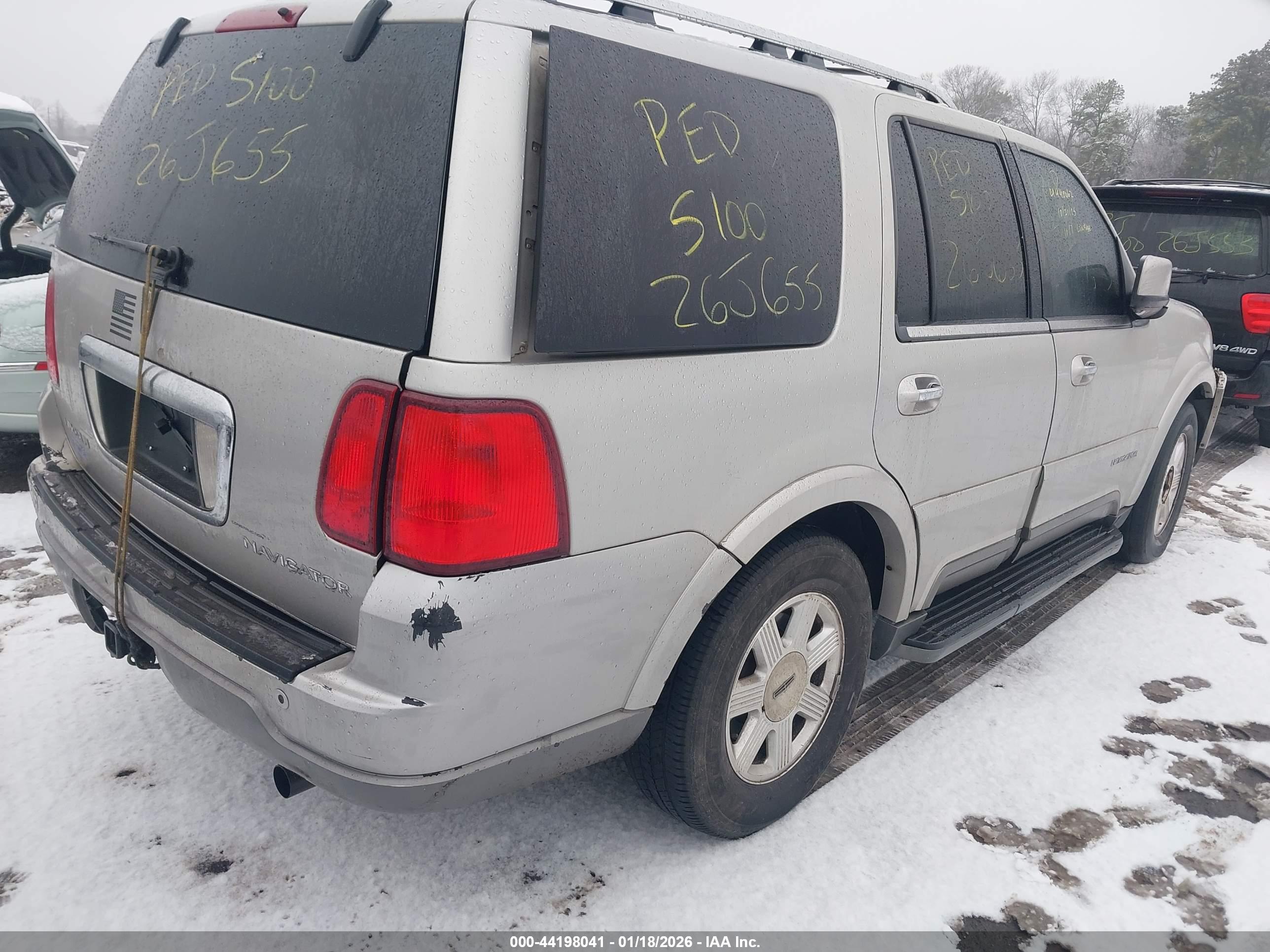 LINCOLN NAVIGATOR image 4
