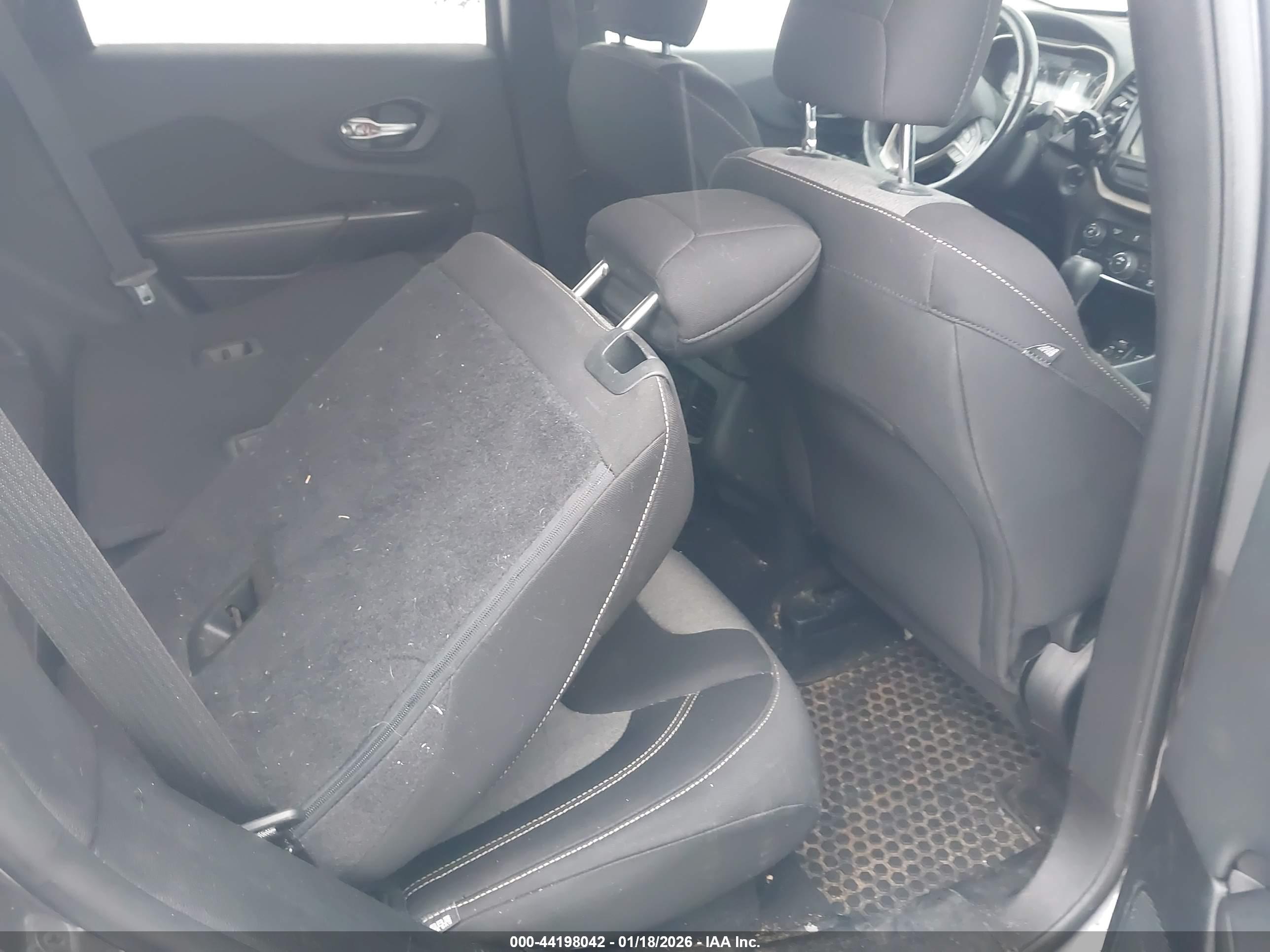 JEEP CHEROKEE image 8