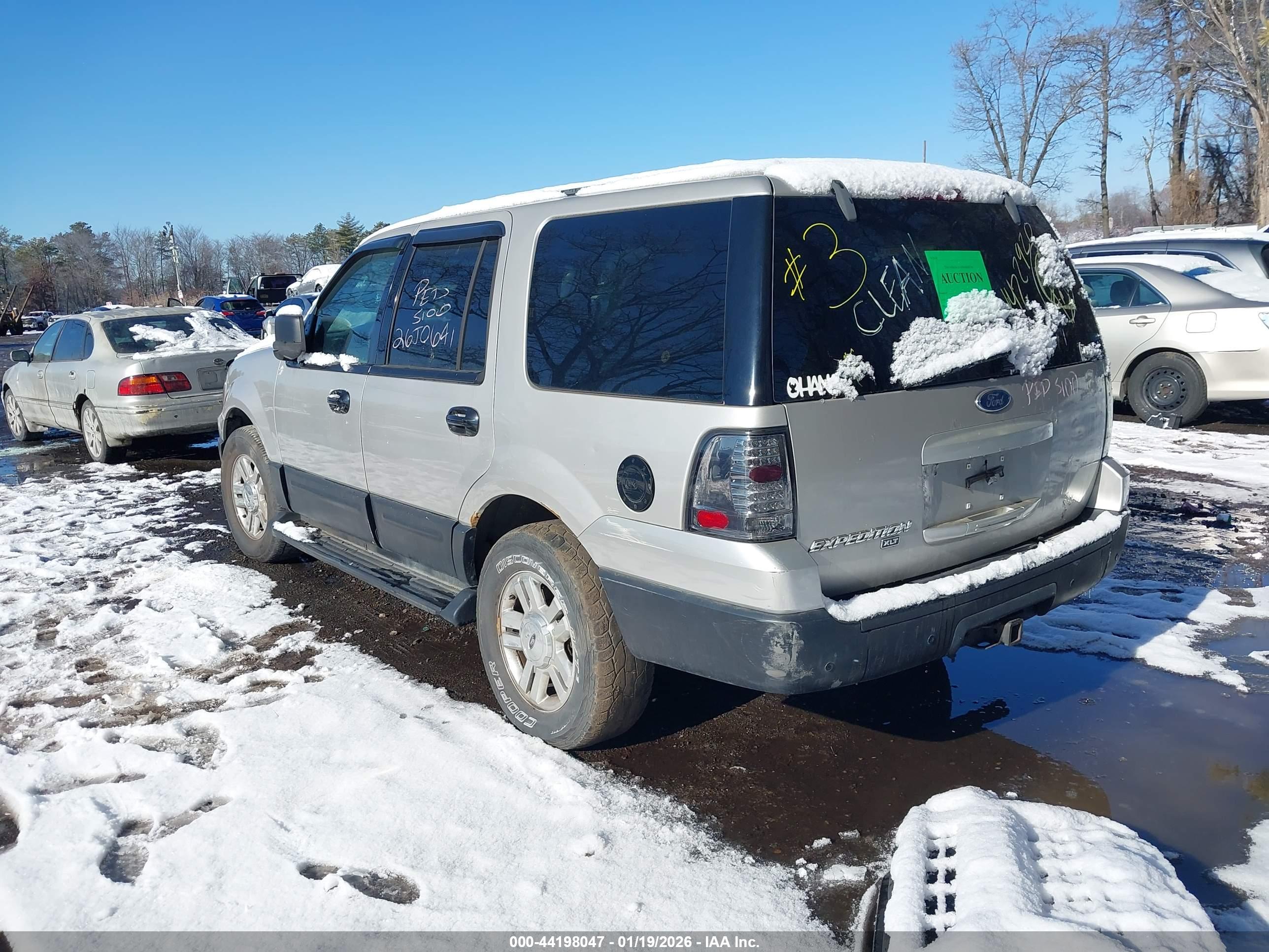FORD EXPEDITION image 3
