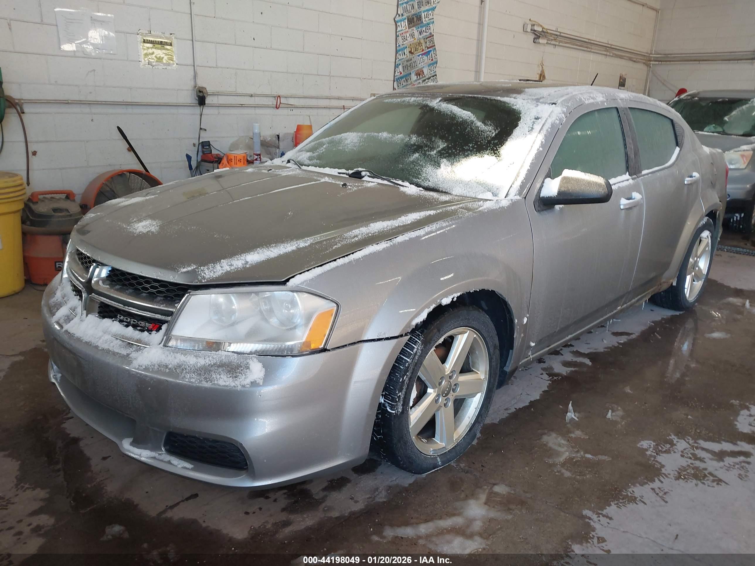 DODGE AVENGER image 2