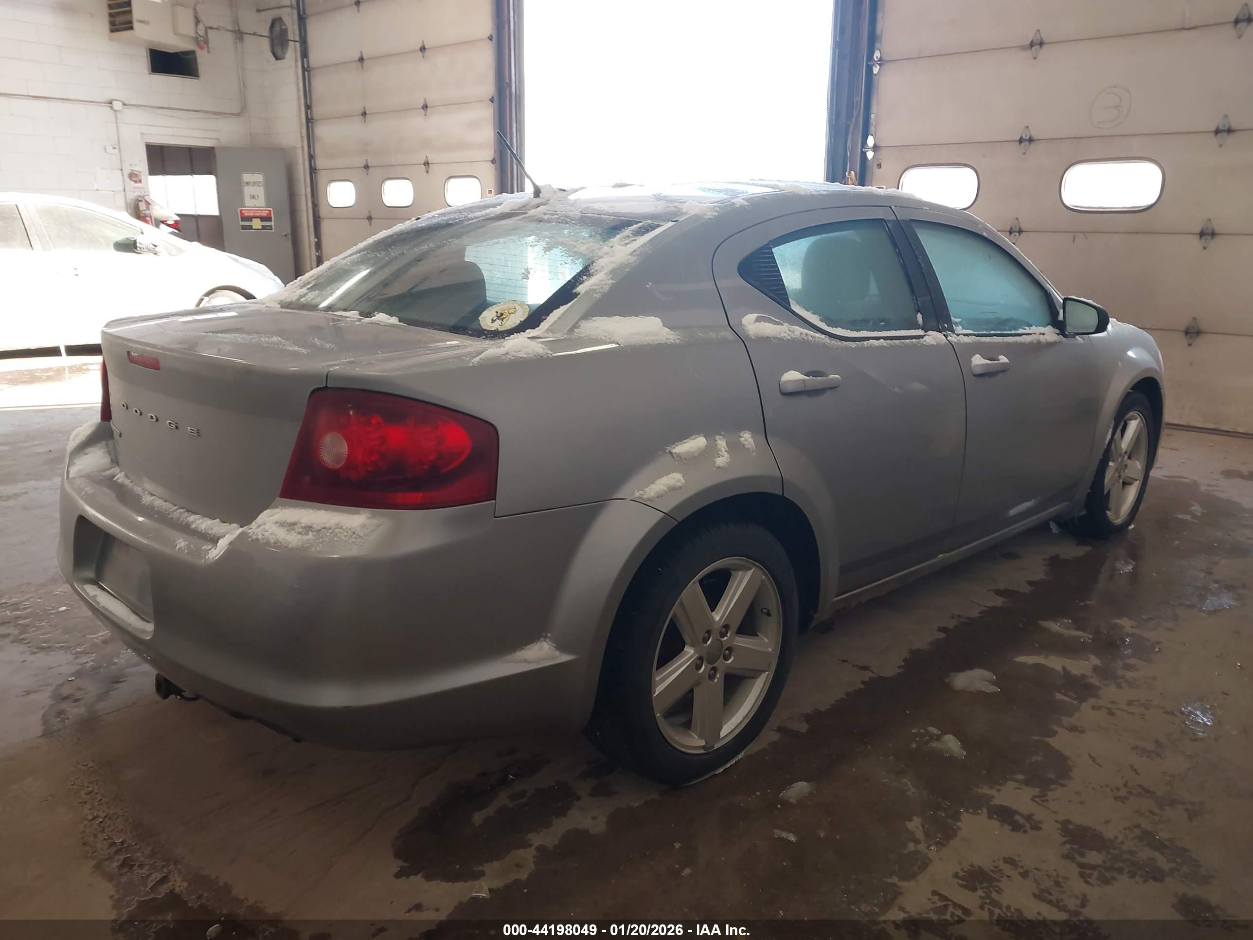 DODGE AVENGER image 4
