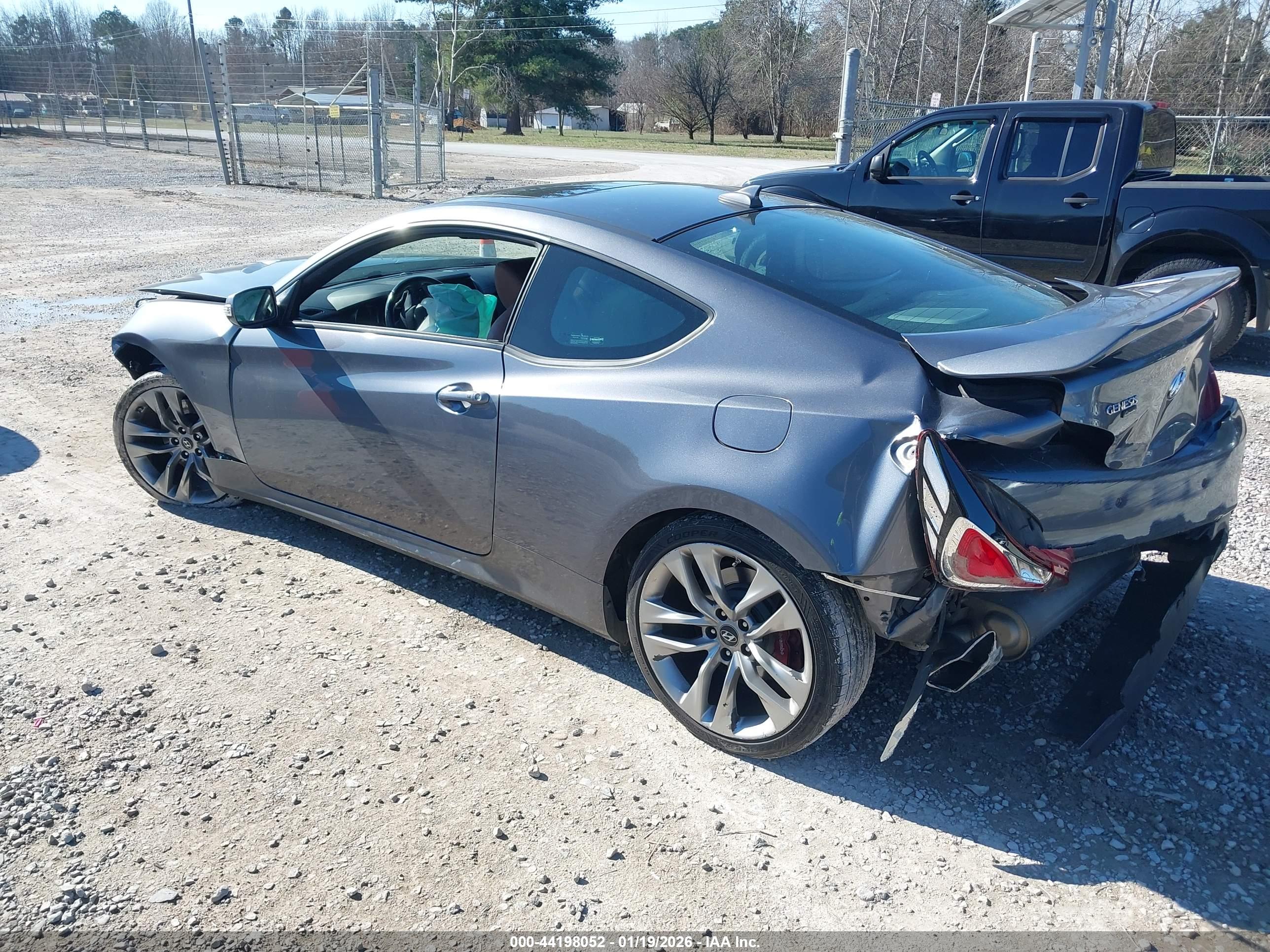 HYUNDAI GENESIS image 3