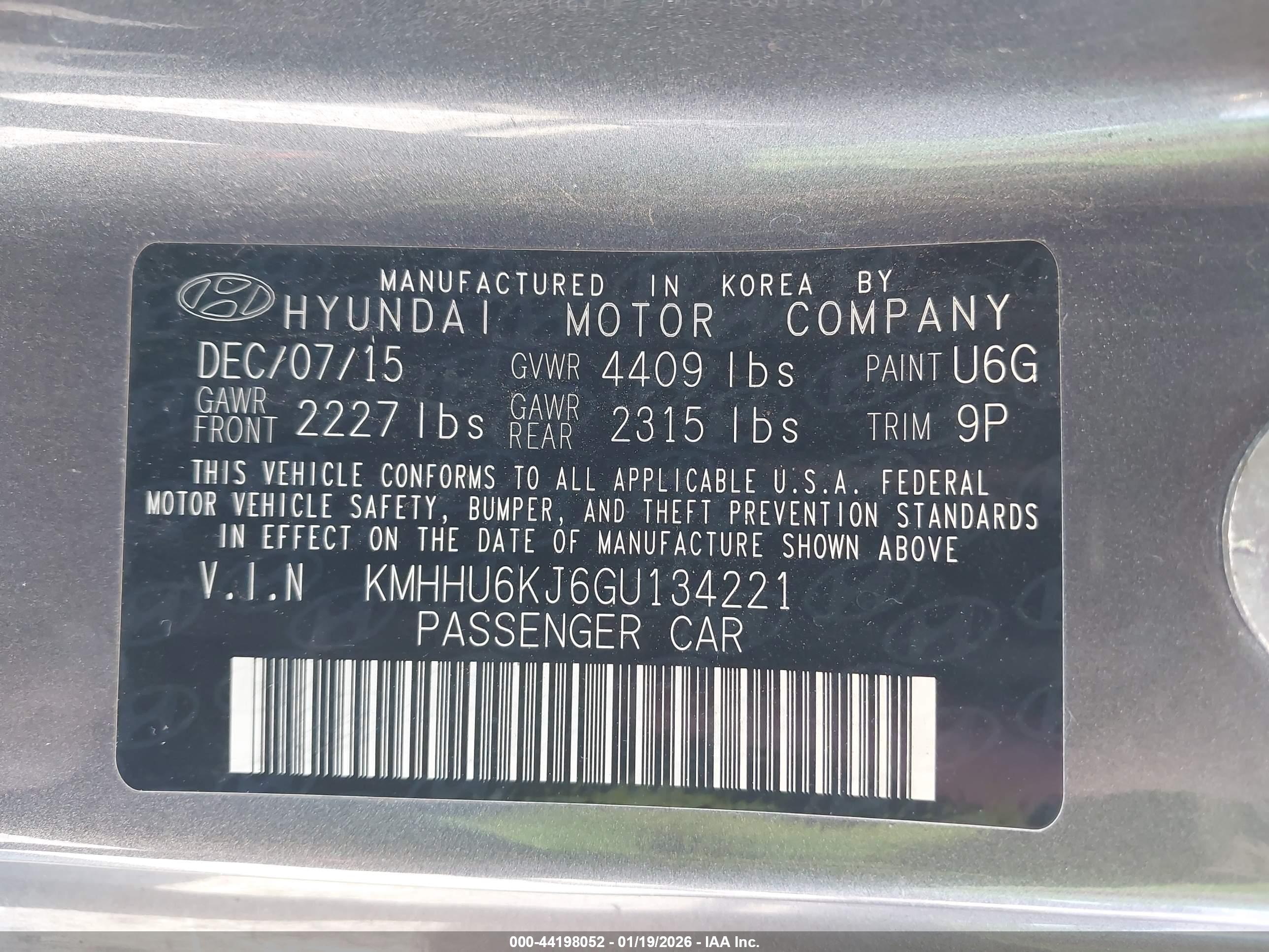 HYUNDAI GENESIS image 9