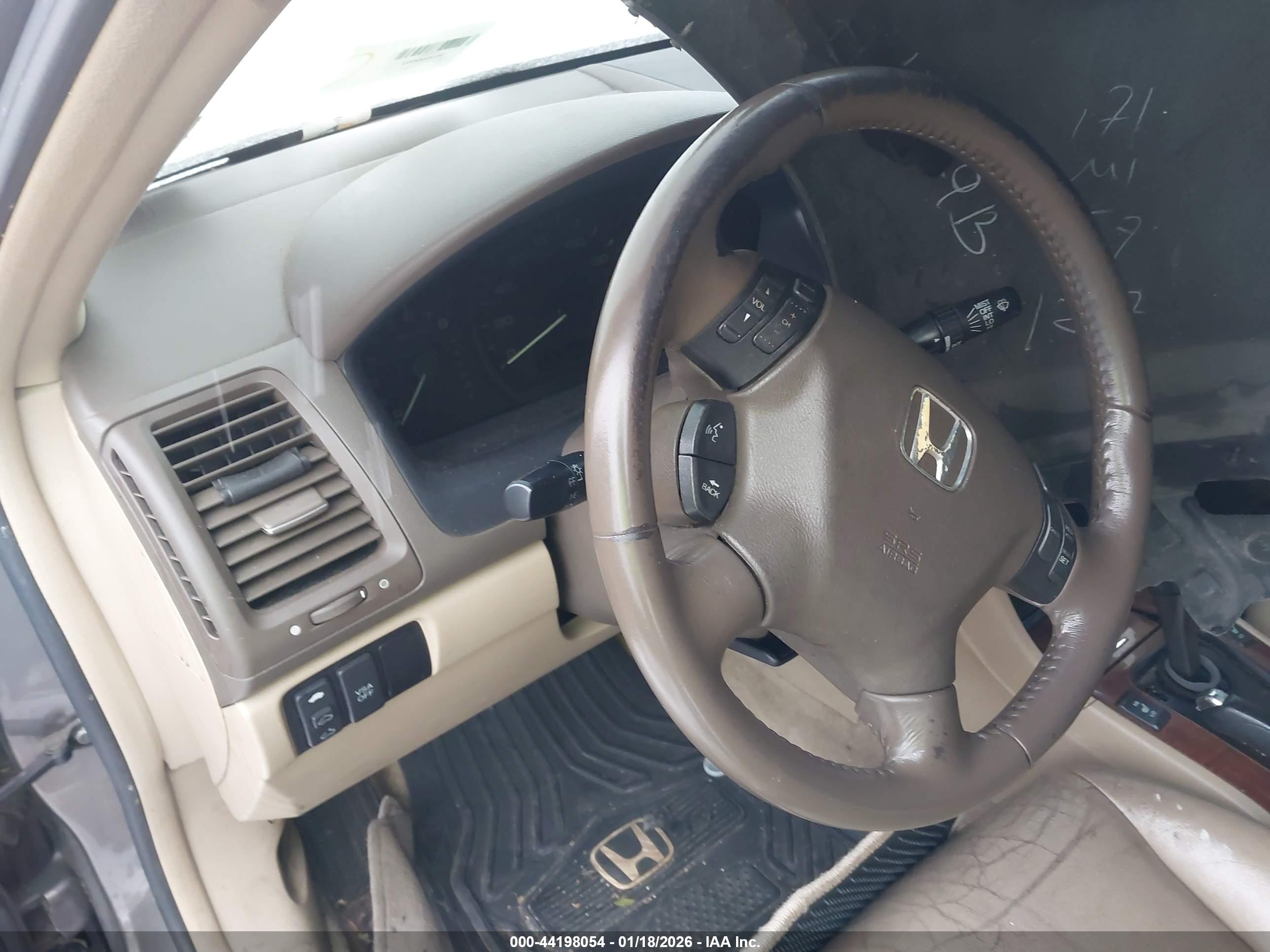 HONDA ACCORD image 7