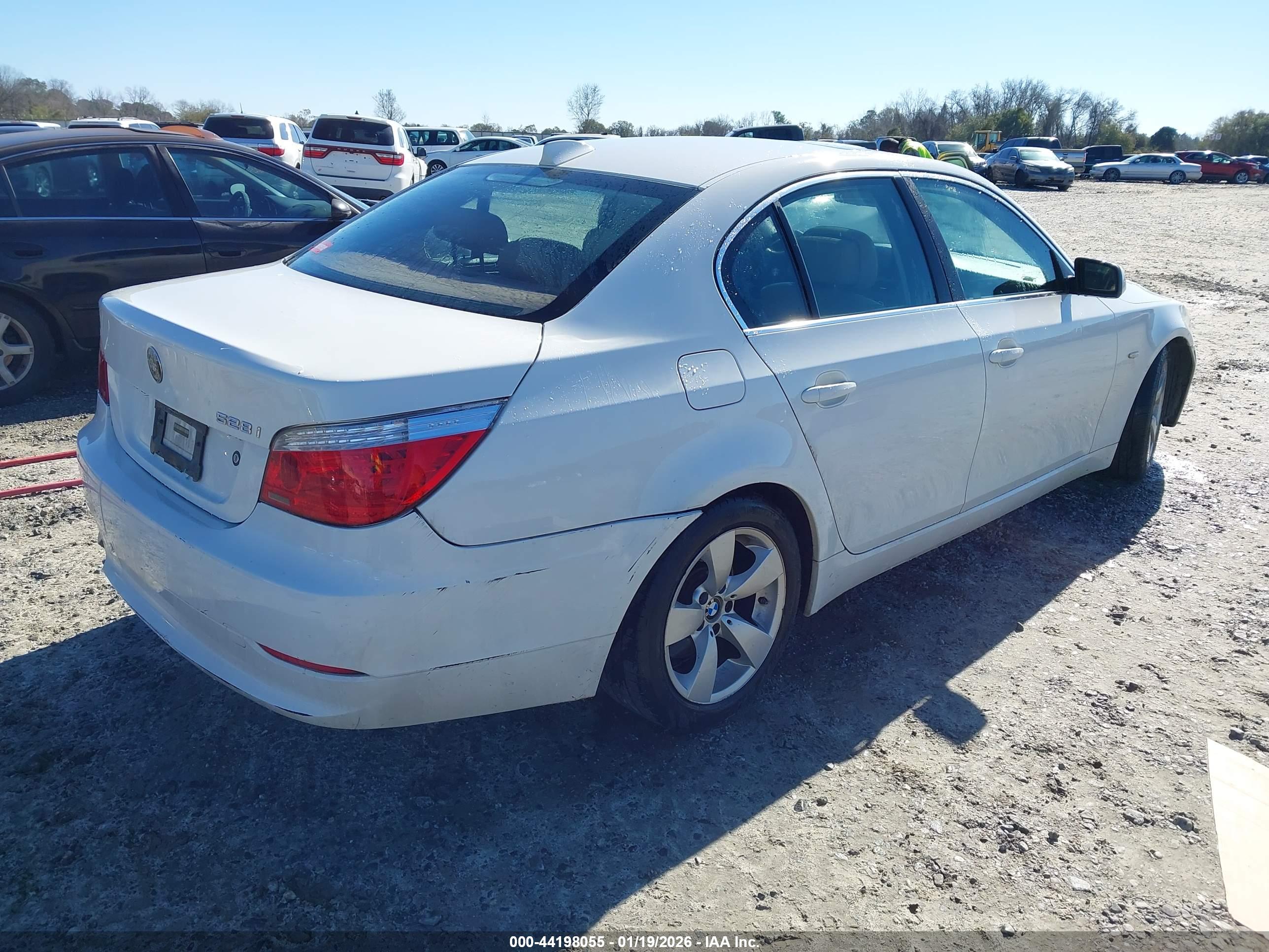 BMW 528I image 4