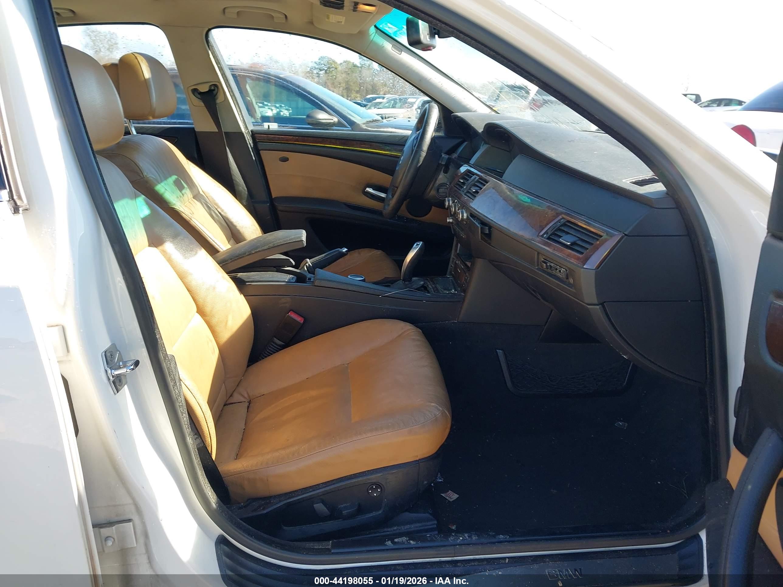 BMW 528I image 5