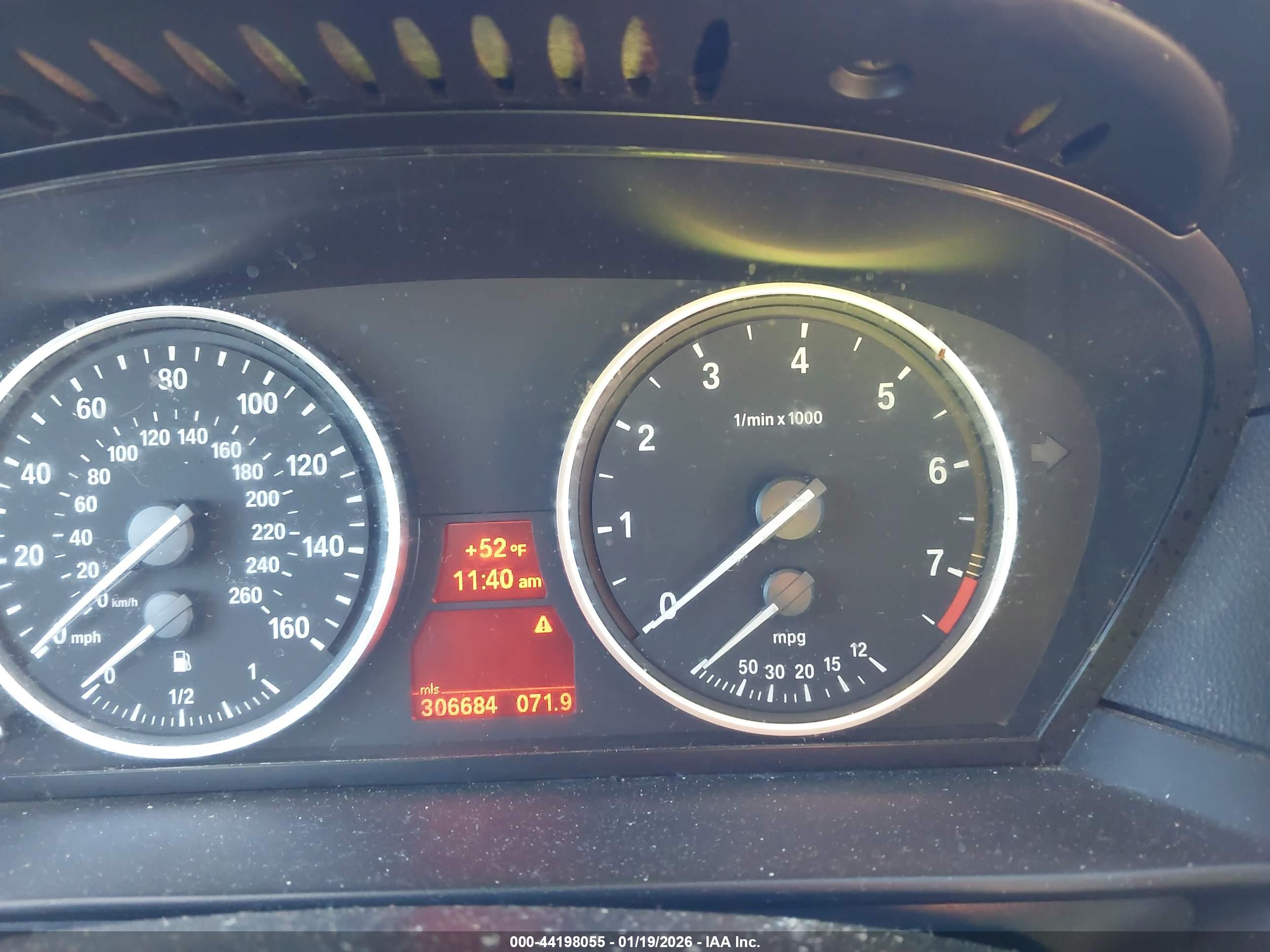 BMW 528I image 7