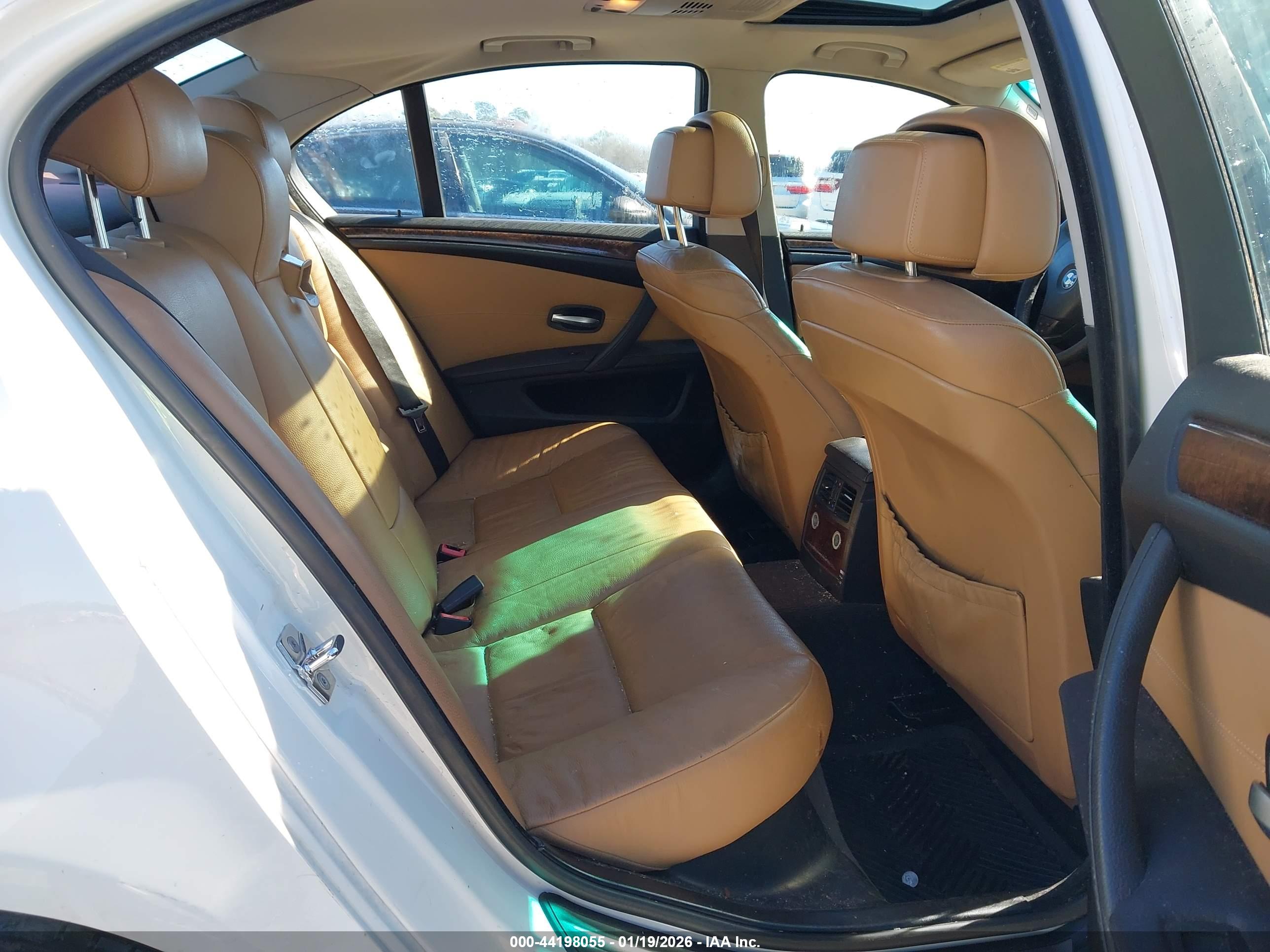 BMW 528I image 8